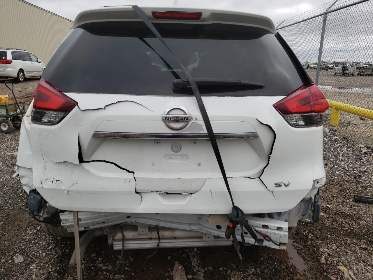 Photo 5 VIN: KNMAT2MT4JP589901 - NISSAN ROGUE 