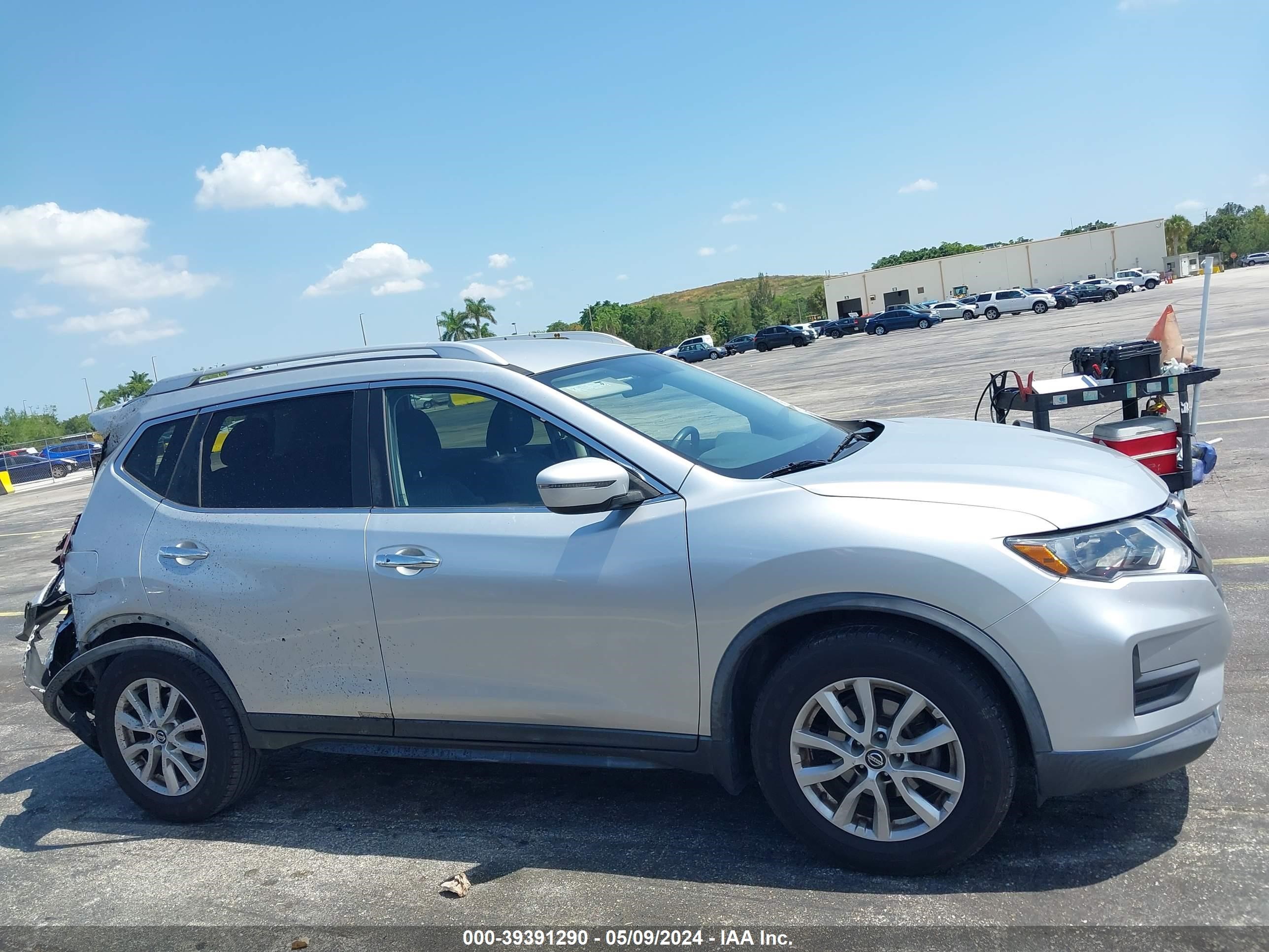 Photo 12 VIN: KNMAT2MT4JP617471 - NISSAN ROGUE 