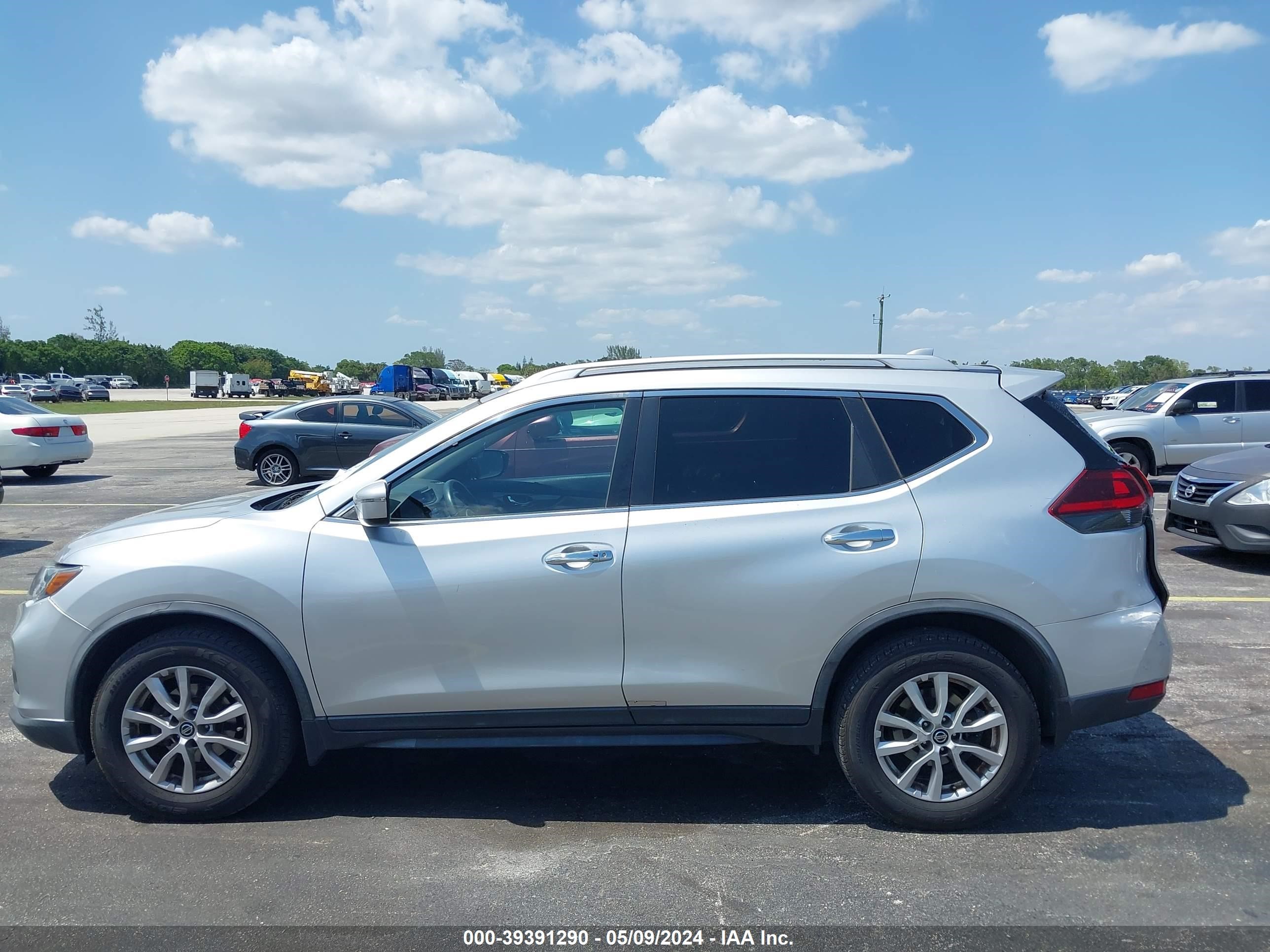 Photo 13 VIN: KNMAT2MT4JP617471 - NISSAN ROGUE 