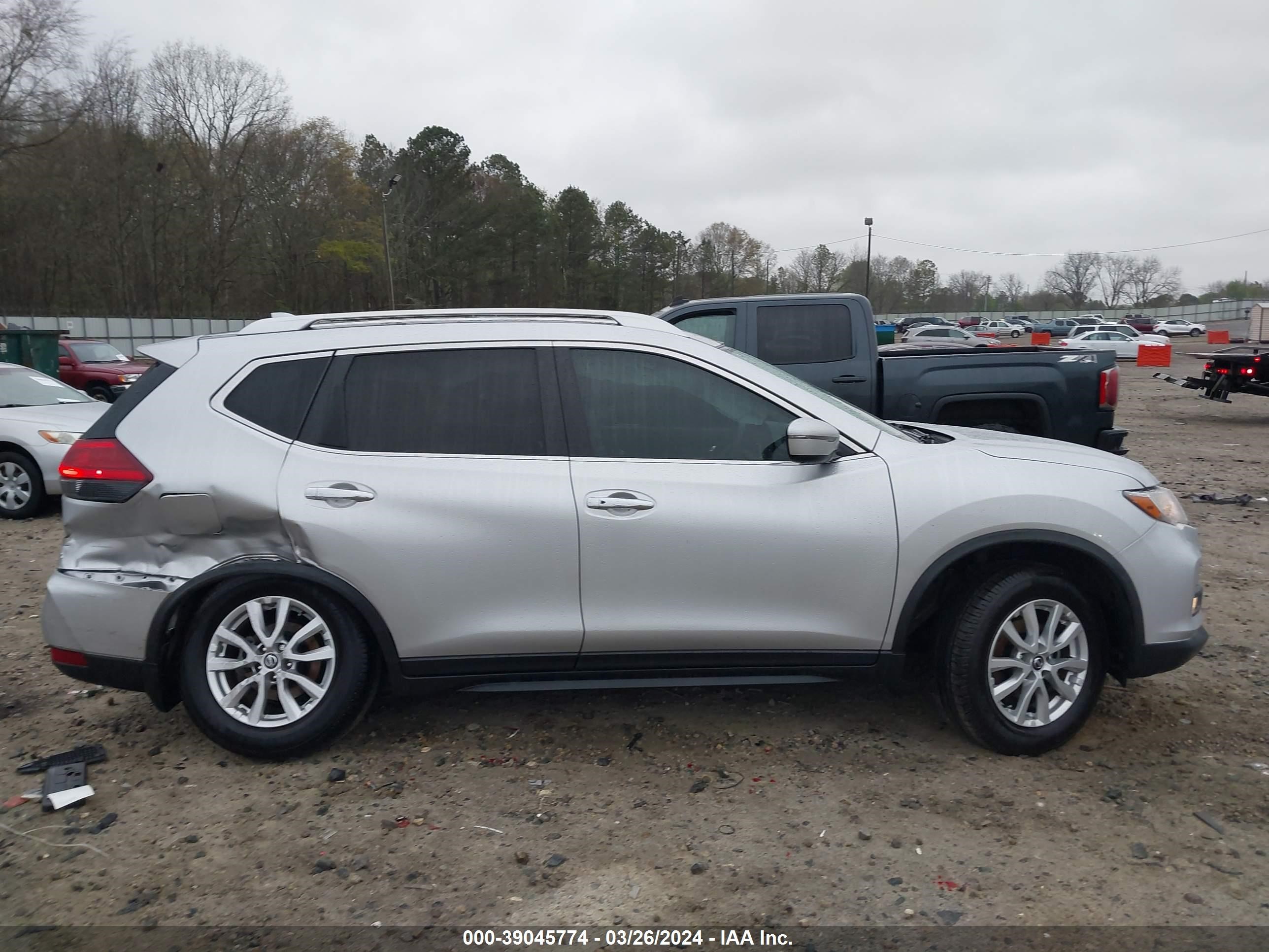 Photo 12 VIN: KNMAT2MT5HP603654 - NISSAN ROGUE 