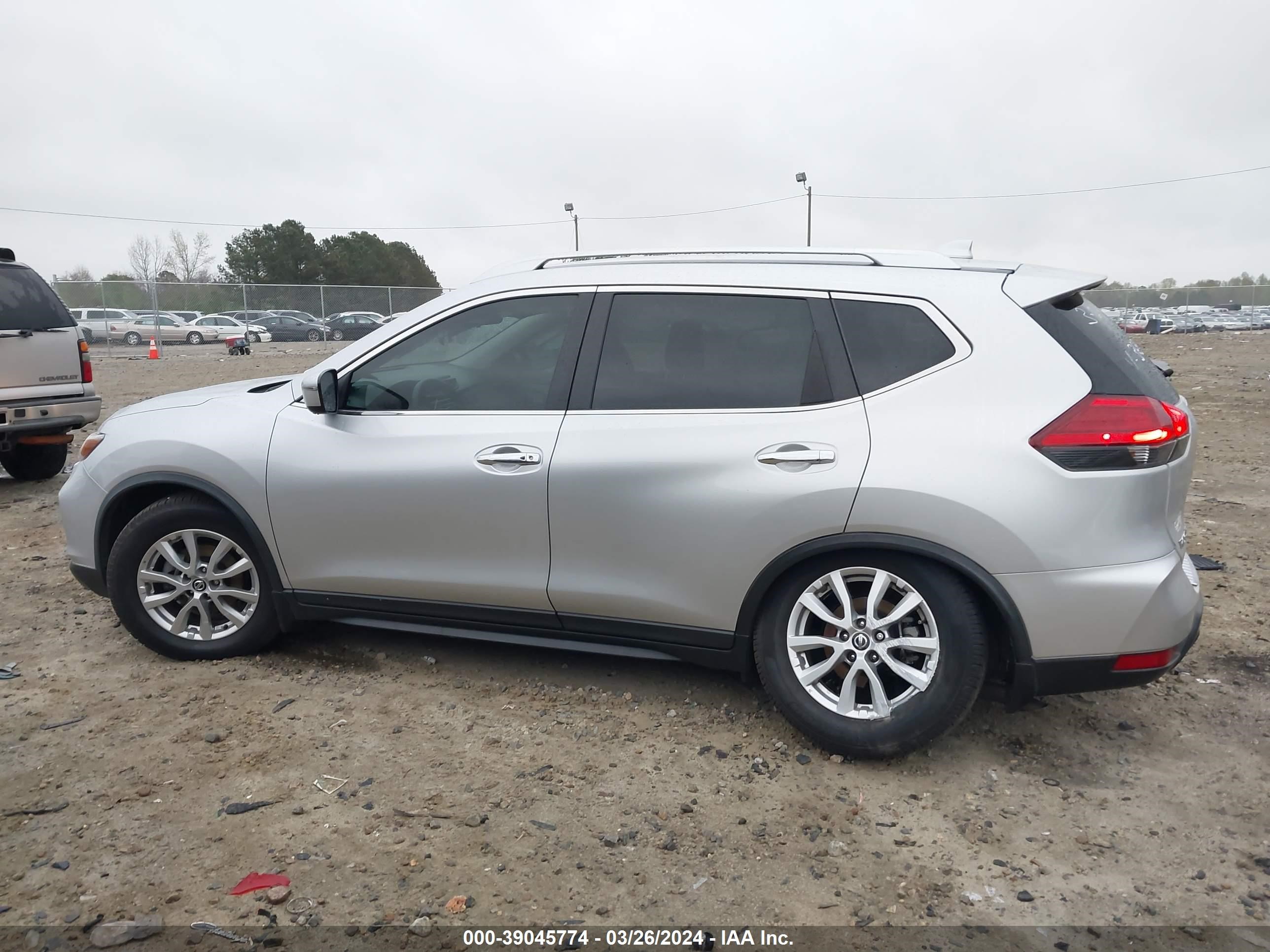 Photo 13 VIN: KNMAT2MT5HP603654 - NISSAN ROGUE 