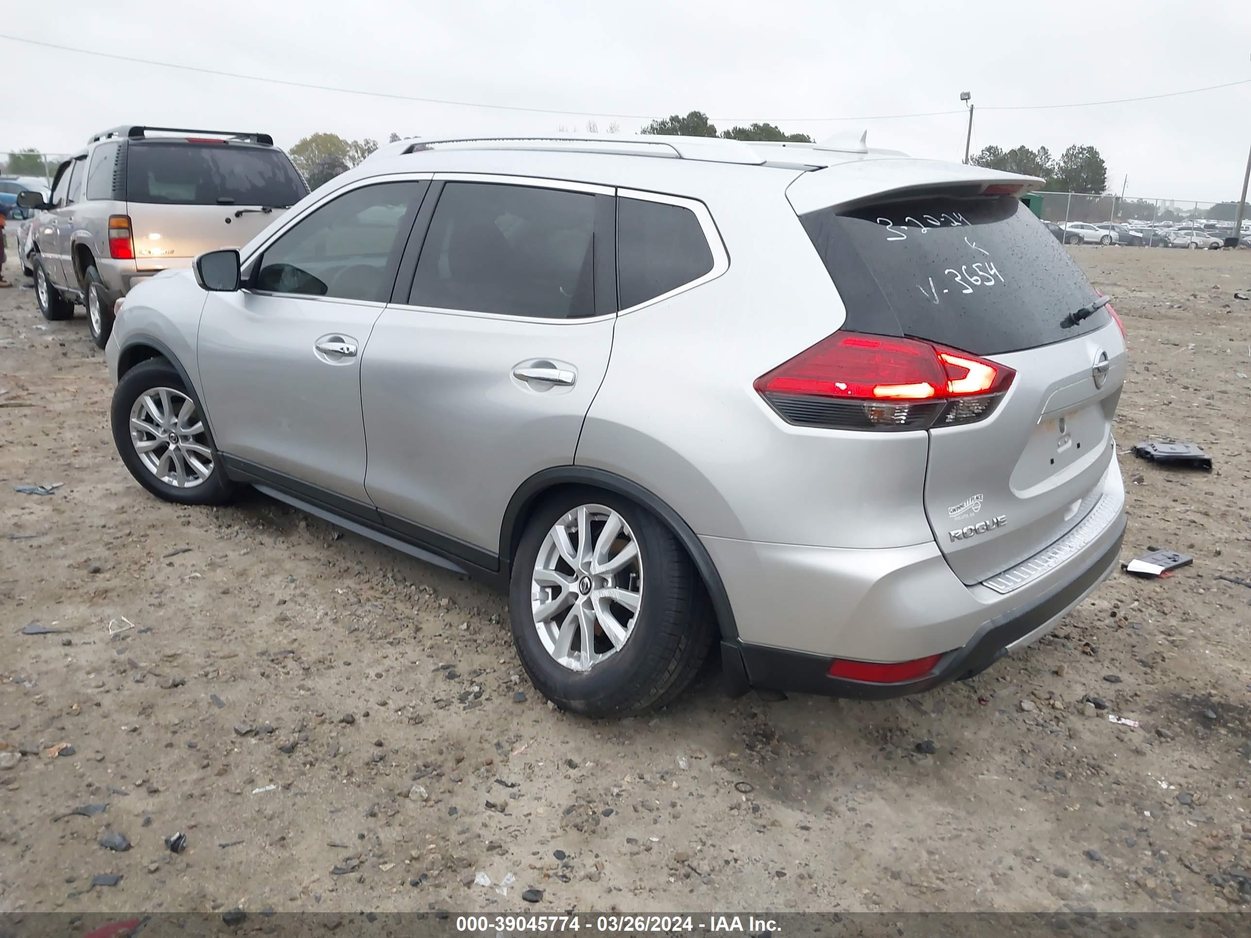 Photo 2 VIN: KNMAT2MT5HP603654 - NISSAN ROGUE 