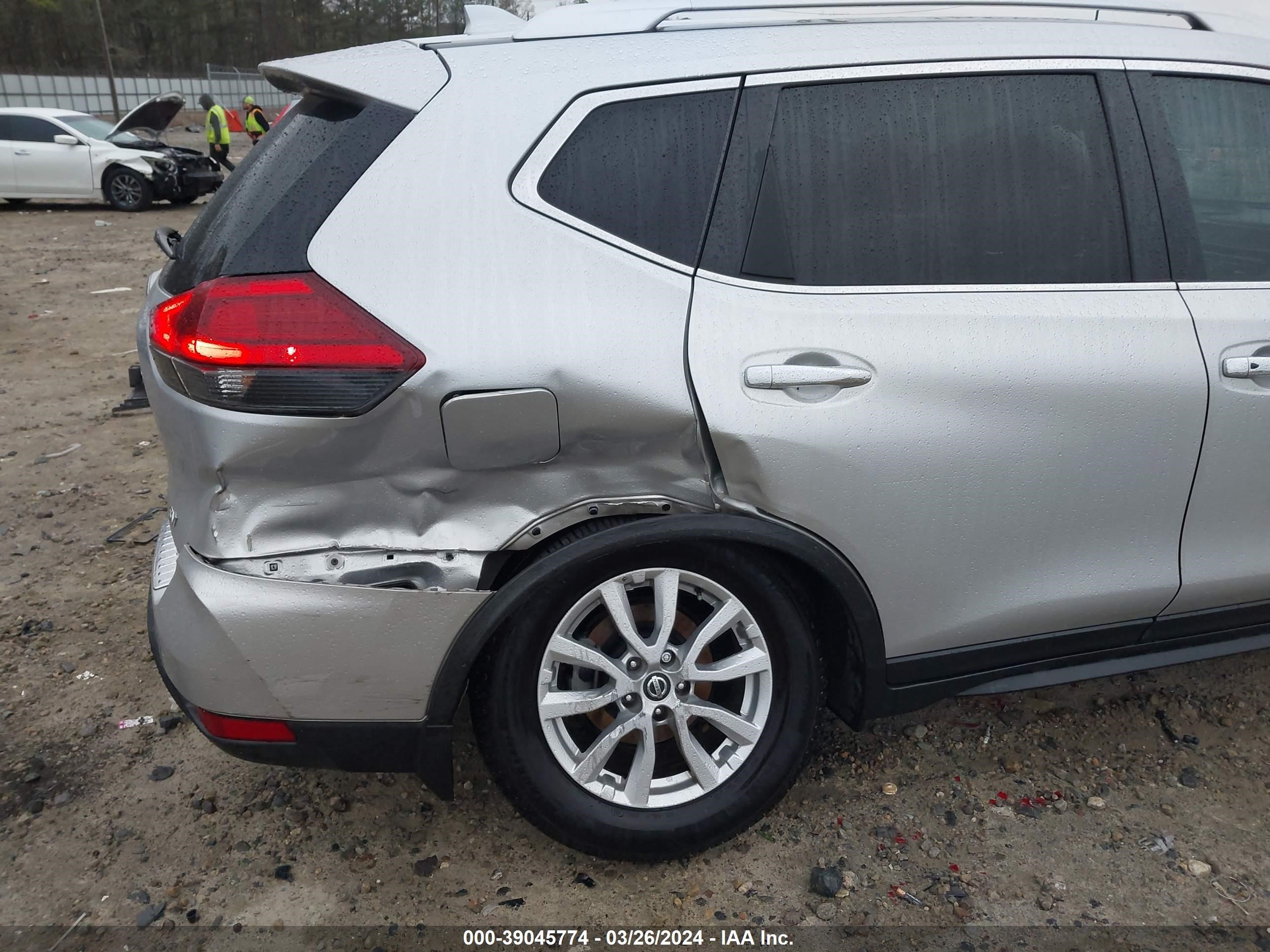 Photo 5 VIN: KNMAT2MT5HP603654 - NISSAN ROGUE 