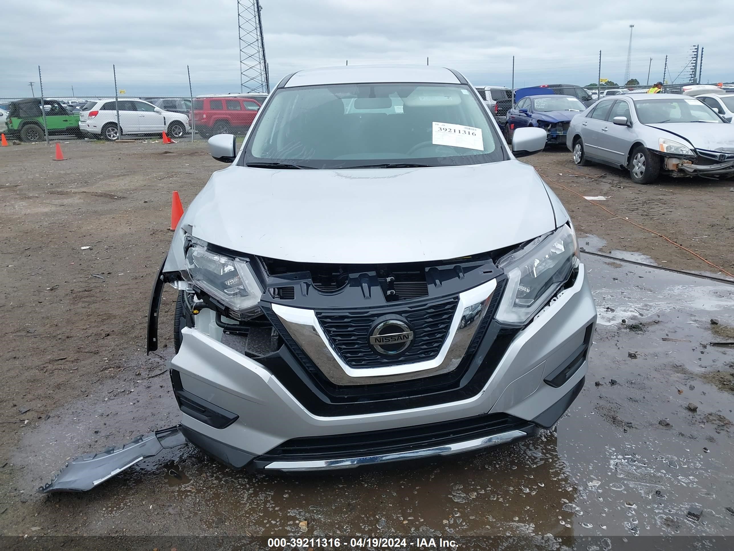 Photo 11 VIN: KNMAT2MT5JP599501 - NISSAN ROGUE 