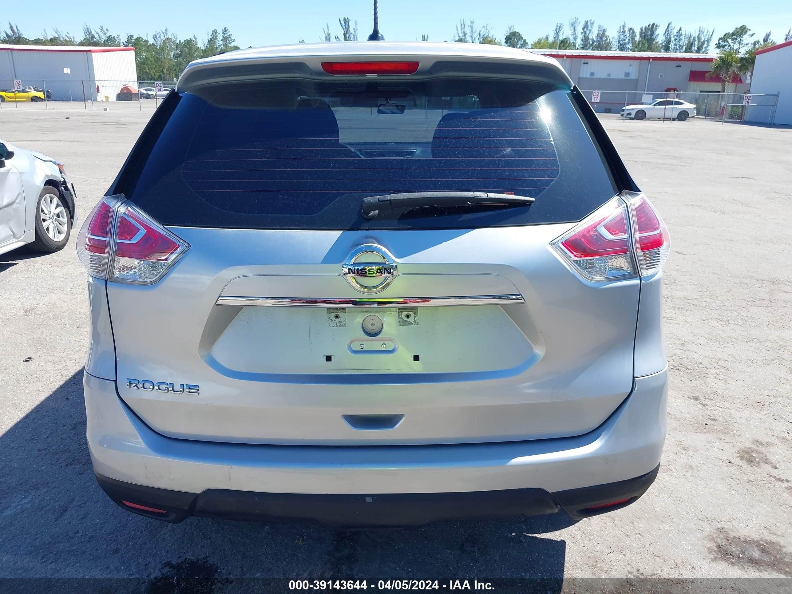 Photo 16 VIN: KNMAT2MT6FP541727 - NISSAN ROGUE 