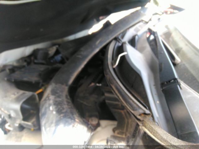 Photo 9 VIN: KNMAT2MT6GP694402 - NISSAN ROGUE 