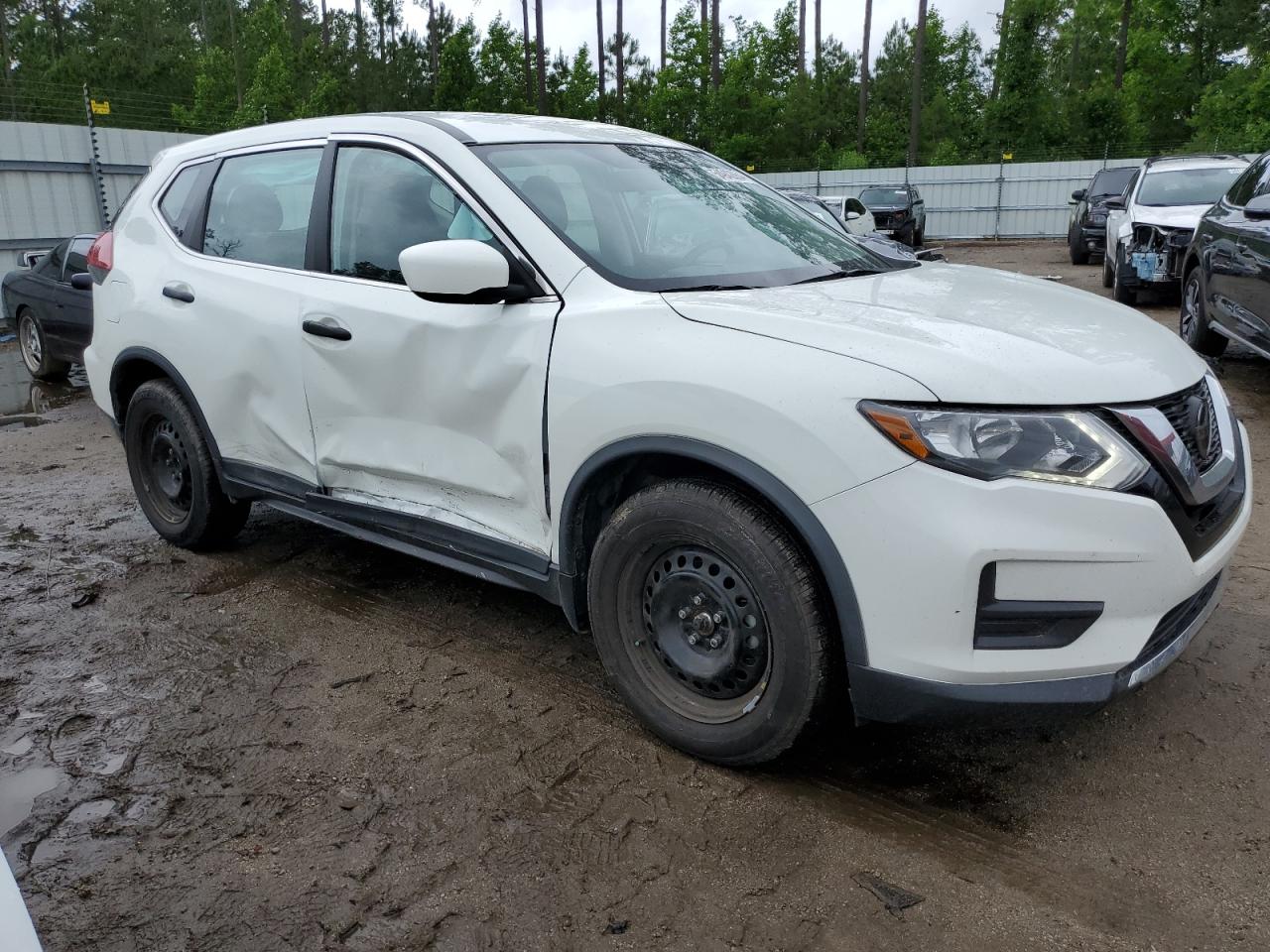 Photo 3 VIN: KNMAT2MT6JP563025 - NISSAN ROGUE 