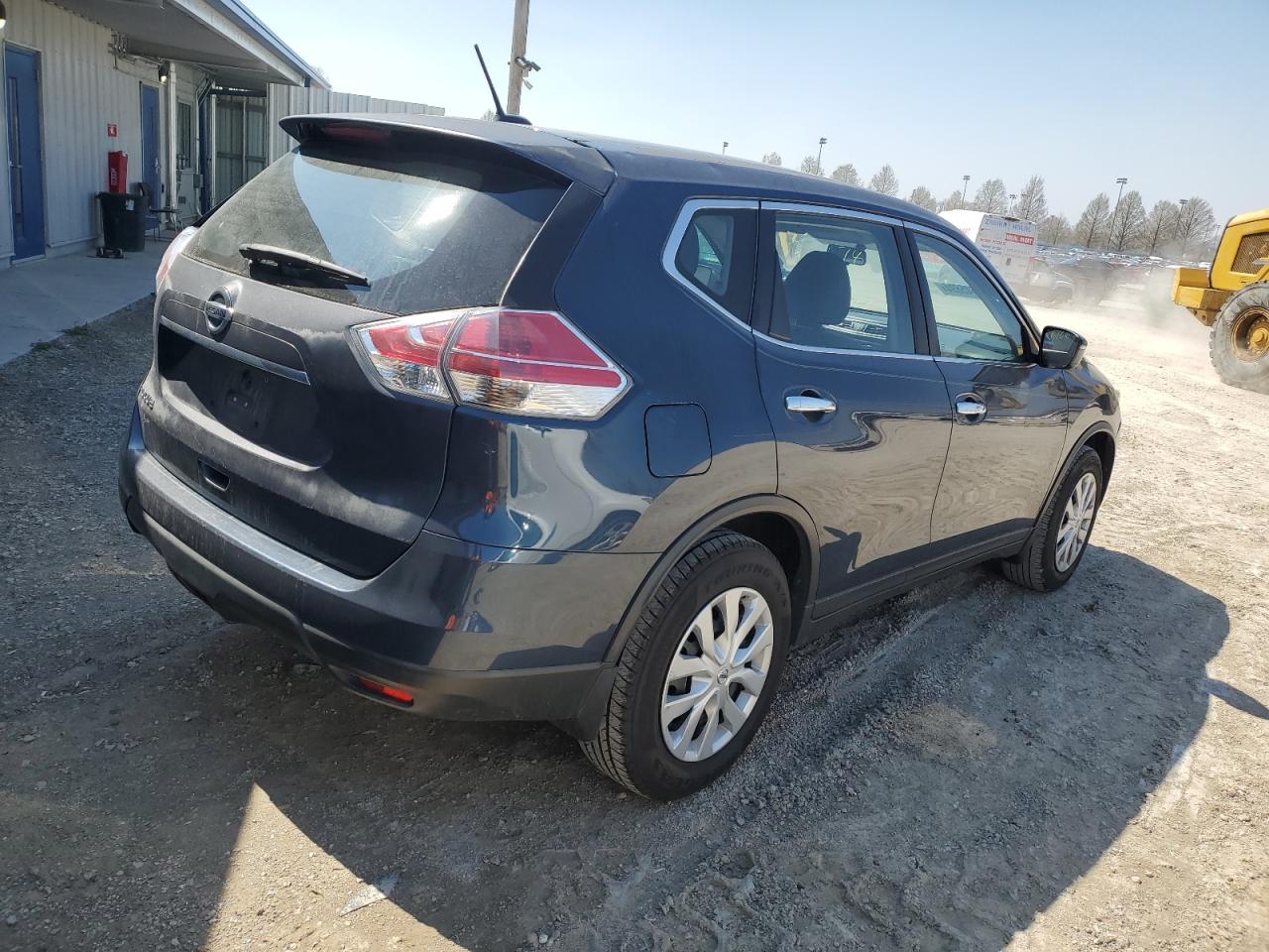 Photo 2 VIN: KNMAT2MT7FP536780 - NISSAN ROGUE 