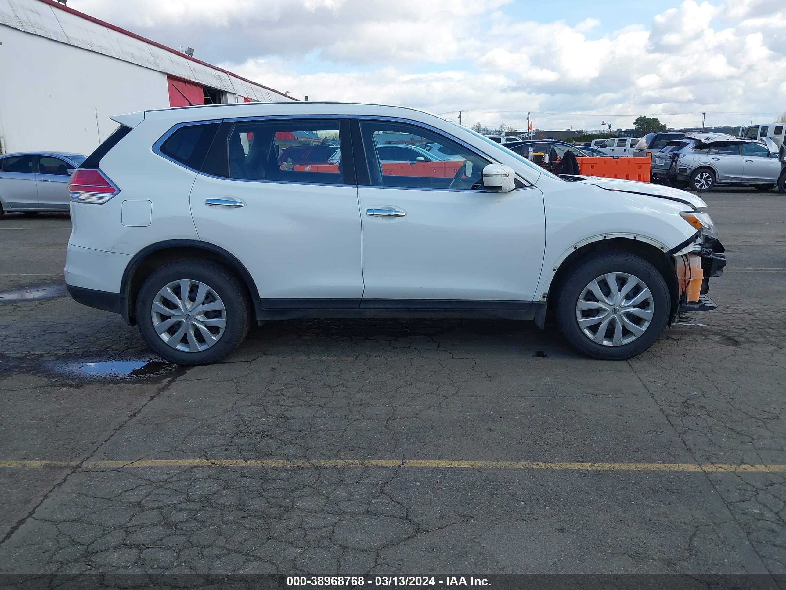 Photo 13 VIN: KNMAT2MT7FP589348 - NISSAN ROGUE 