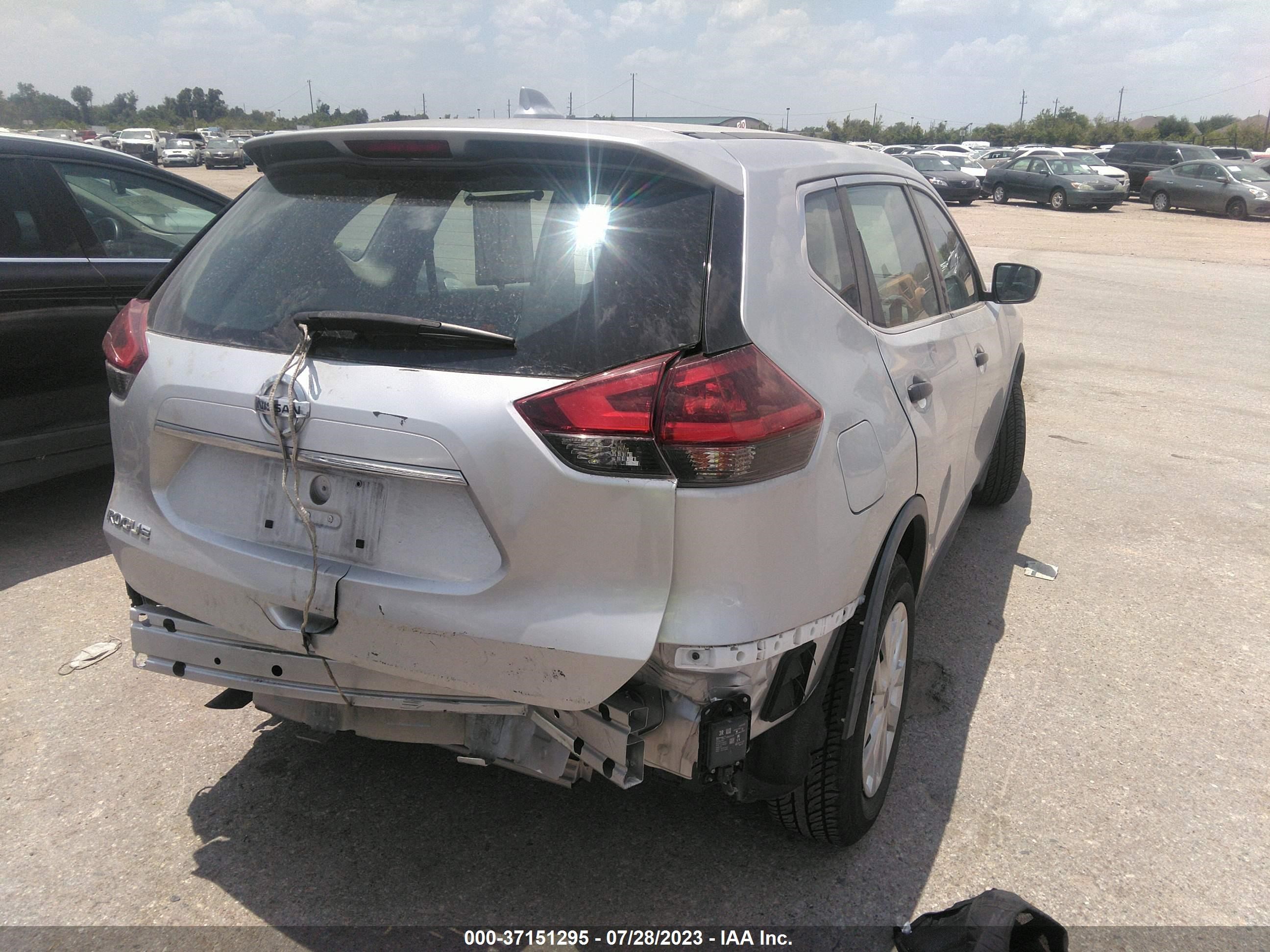 Photo 3 VIN: KNMAT2MT7JP528851 - NISSAN ROGUE 