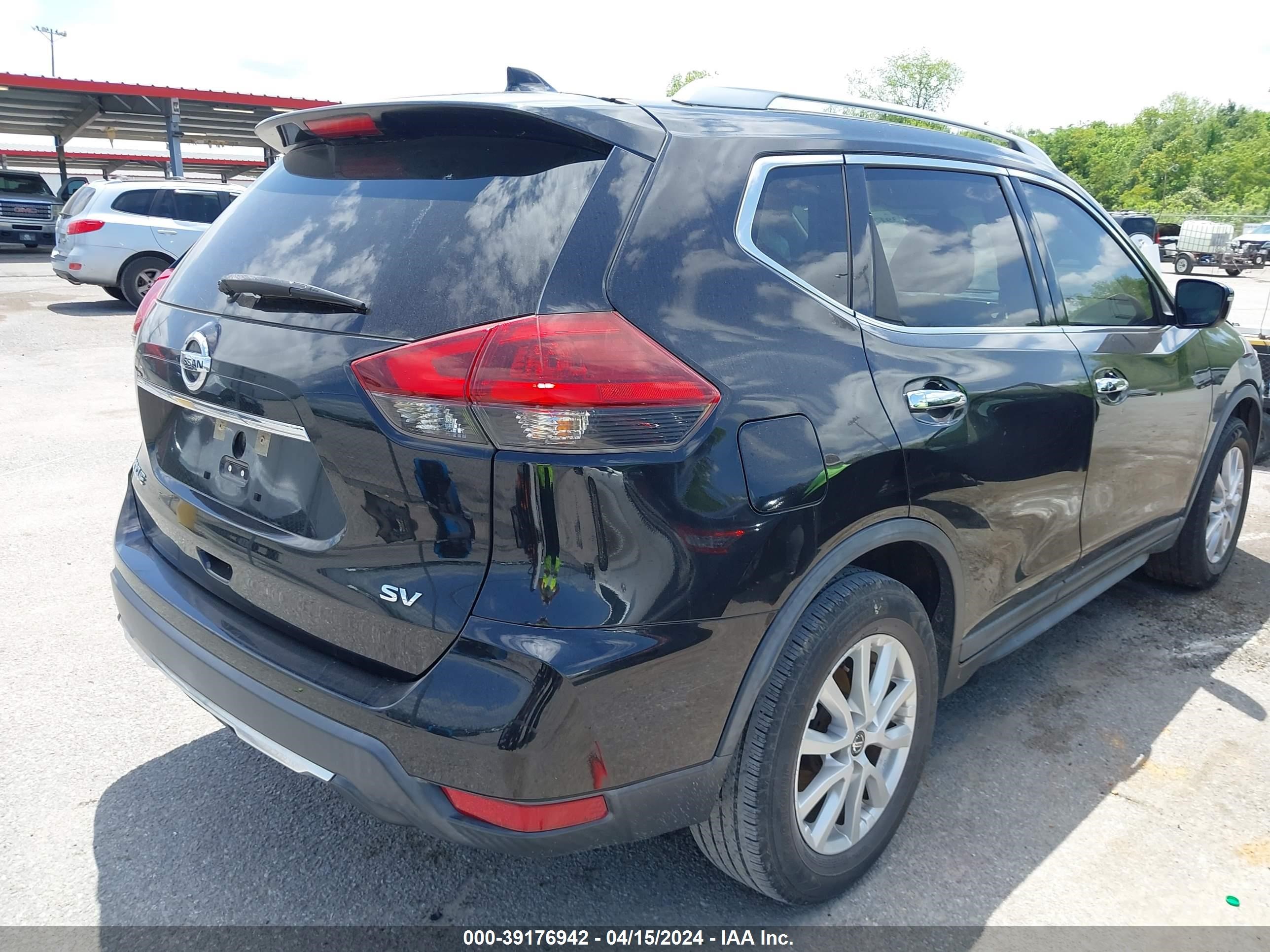 Photo 3 VIN: KNMAT2MT7JP537162 - NISSAN ROGUE 