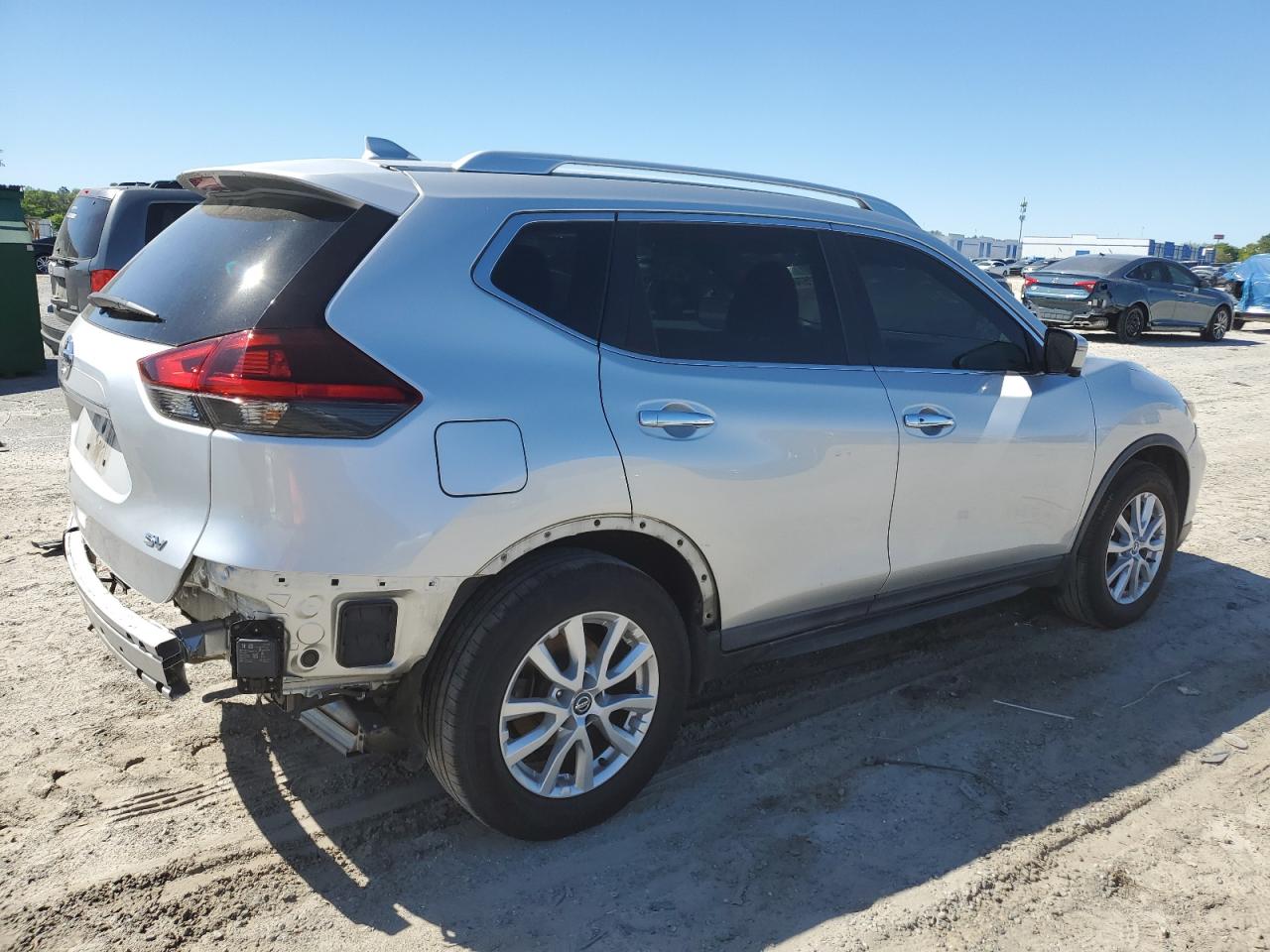 Photo 2 VIN: KNMAT2MT7JP562269 - NISSAN ROGUE 