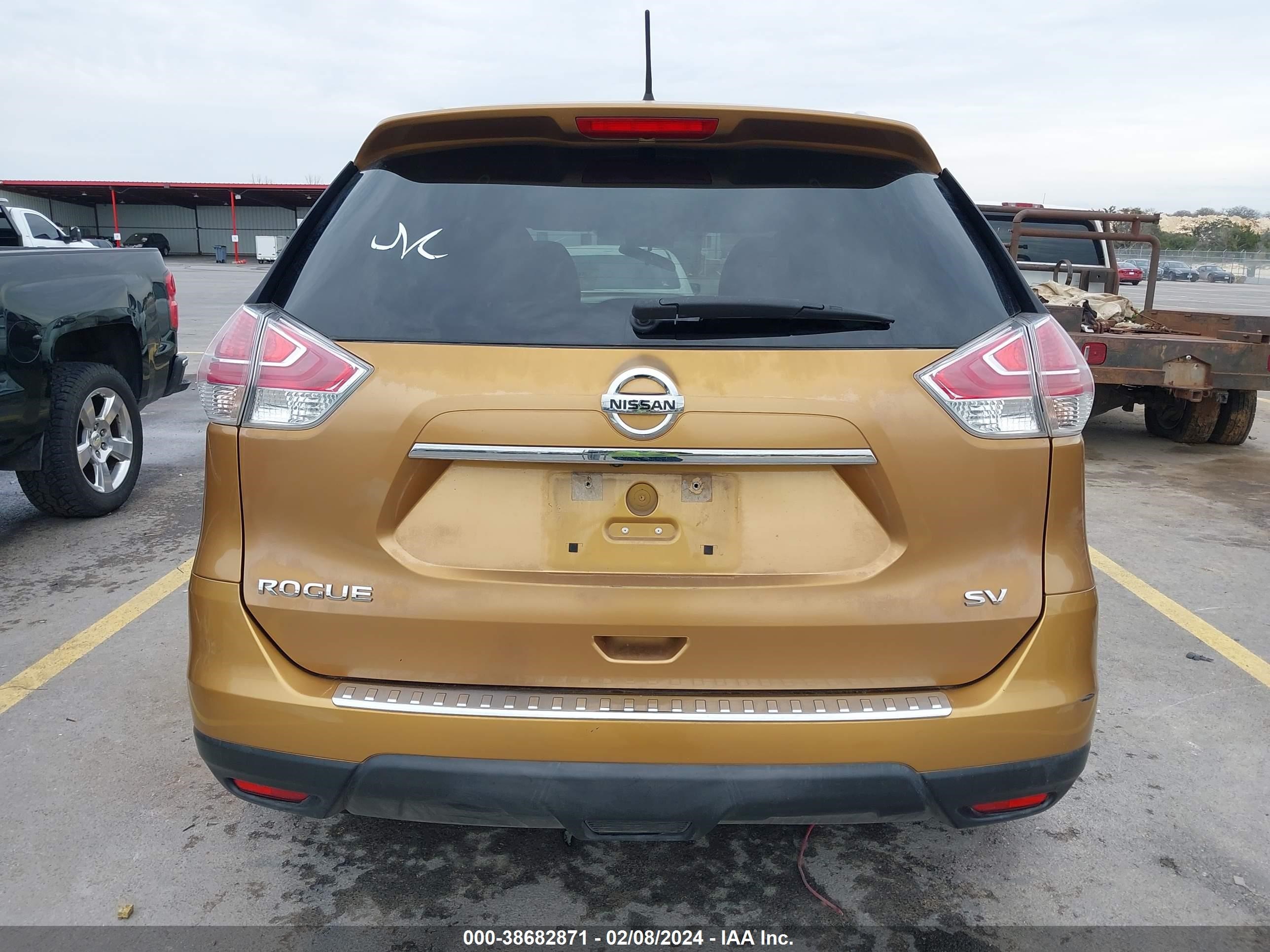 Photo 16 VIN: KNMAT2MT8FP505828 - NISSAN ROGUE 