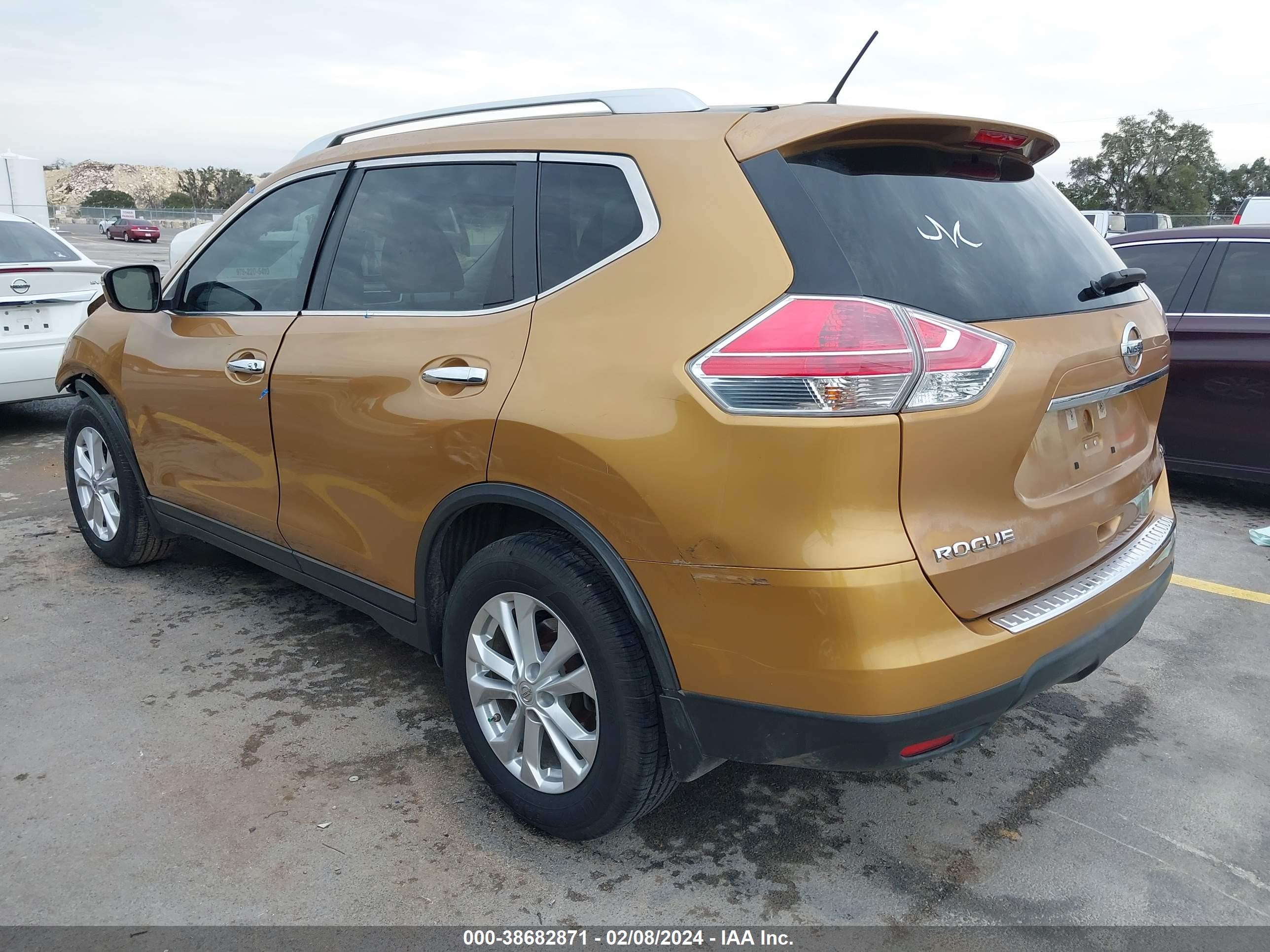 Photo 2 VIN: KNMAT2MT8FP505828 - NISSAN ROGUE 