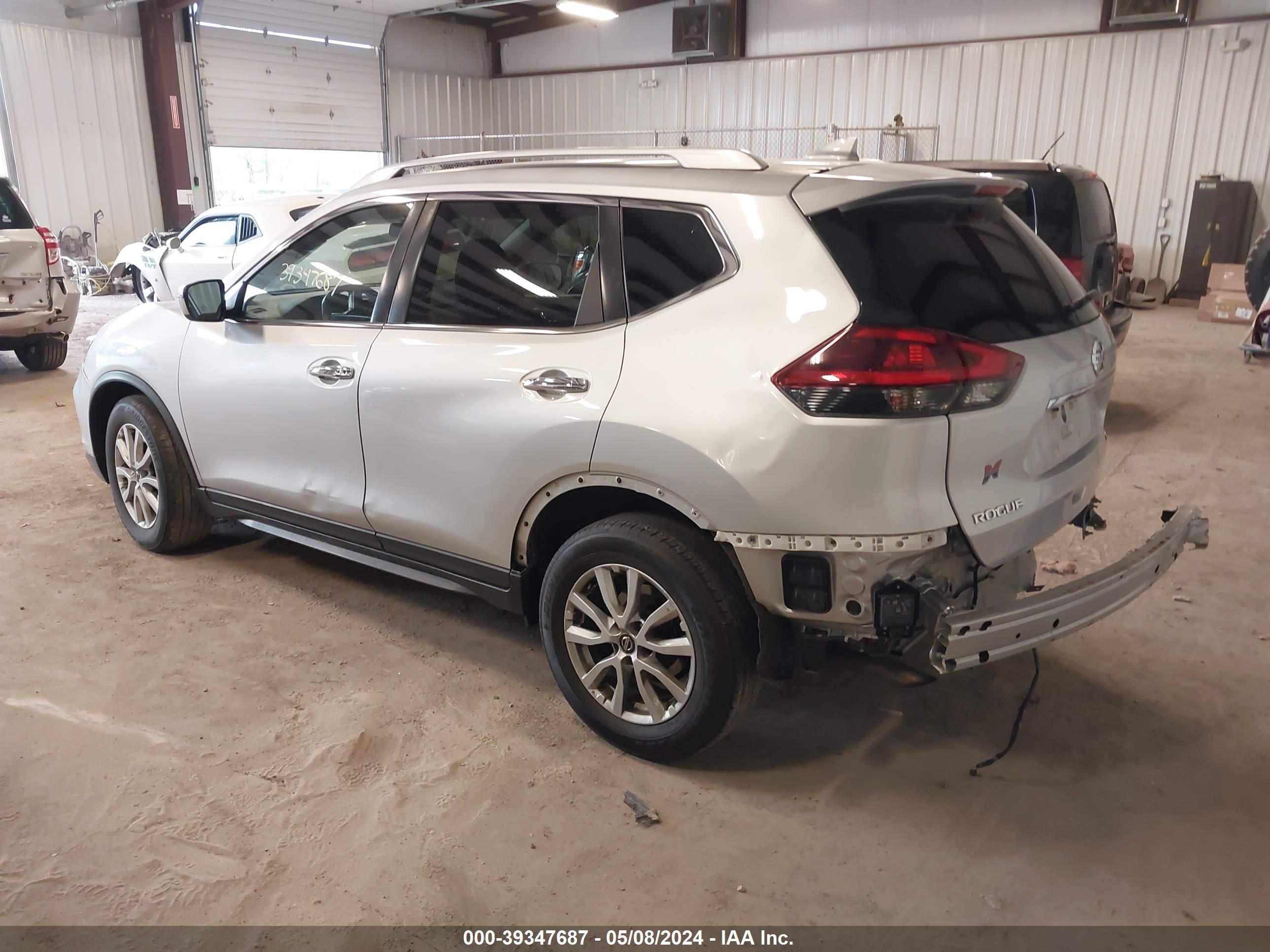 Photo 2 VIN: KNMAT2MT8JP602892 - NISSAN ROGUE 