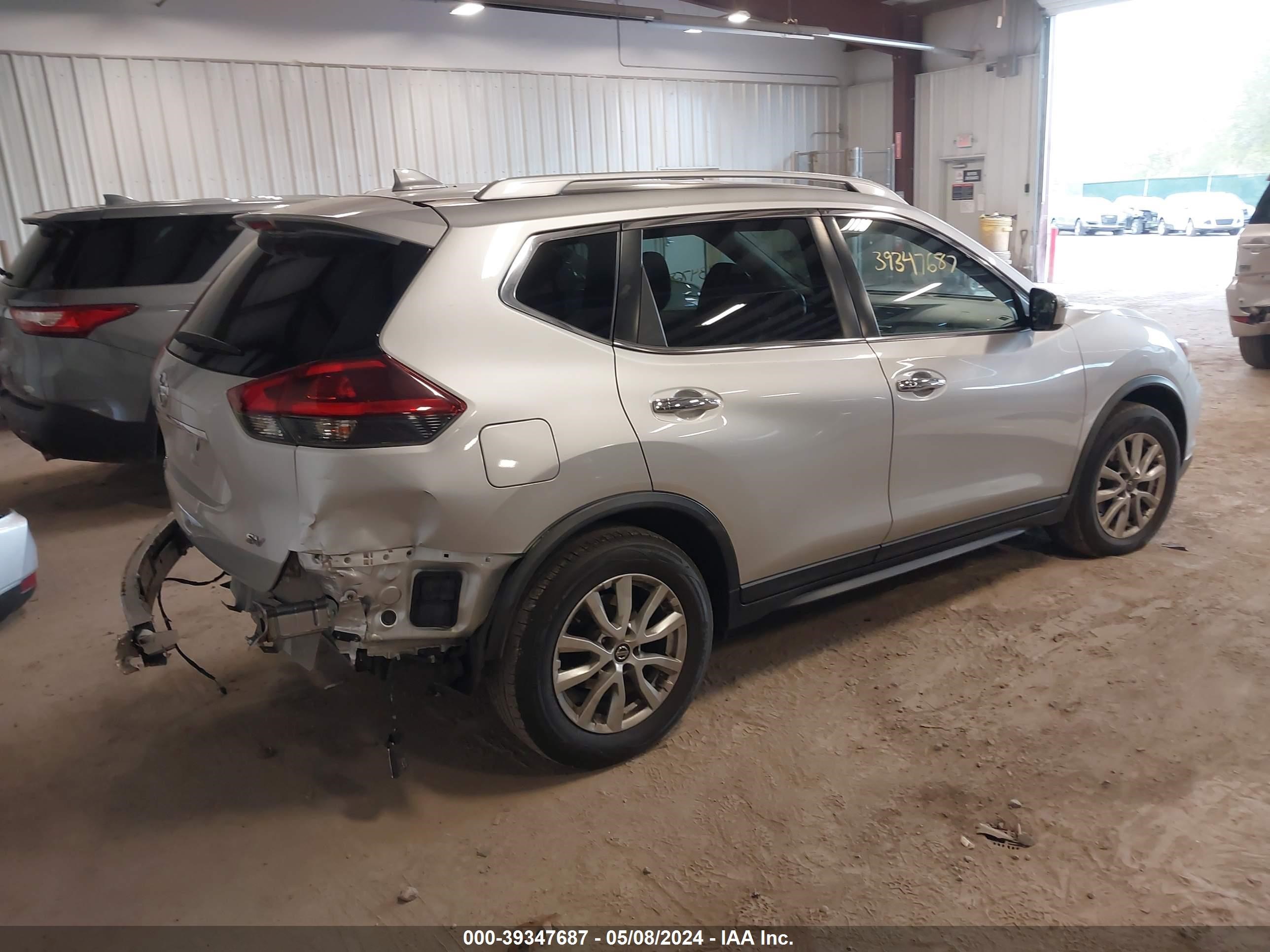 Photo 3 VIN: KNMAT2MT8JP602892 - NISSAN ROGUE 