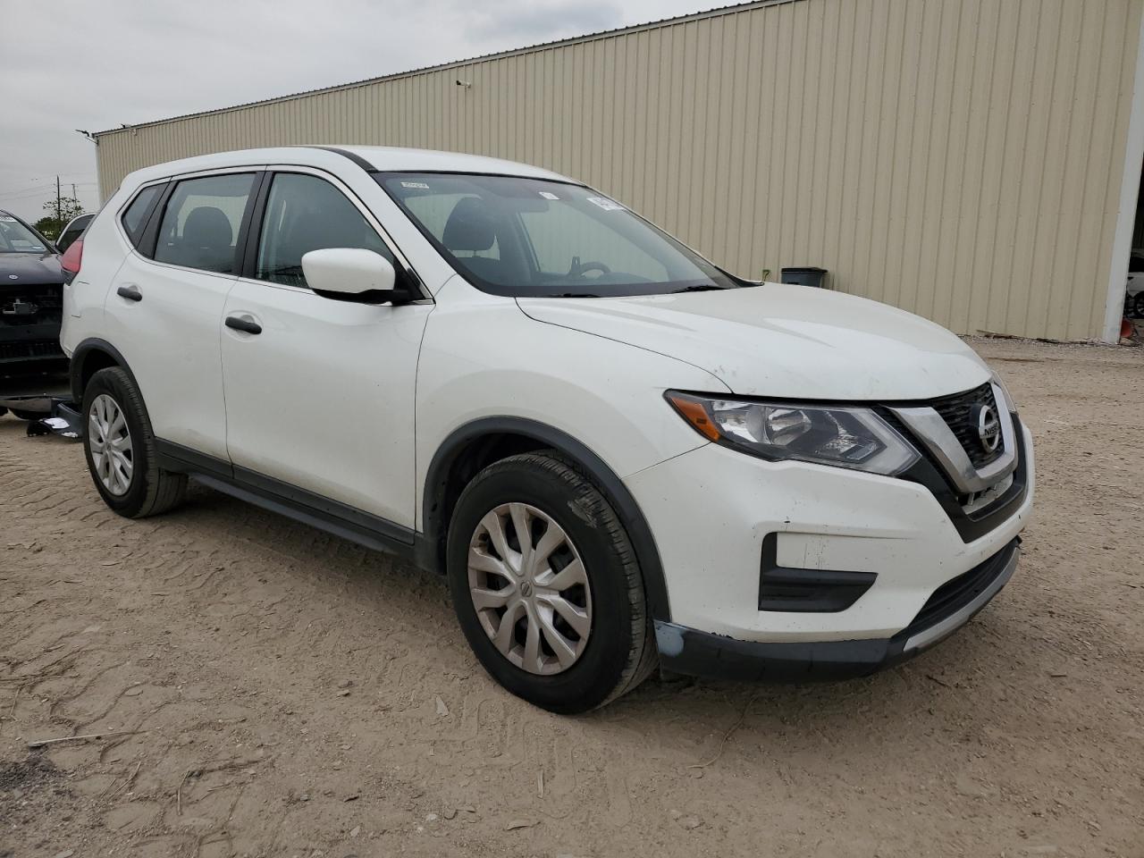 Photo 3 VIN: KNMAT2MT9HP520132 - NISSAN ROGUE 