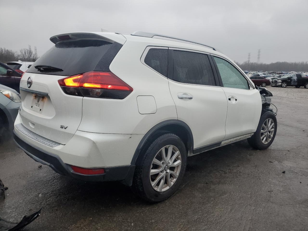 Photo 2 VIN: KNMAT2MT9HP605195 - NISSAN ROGUE 