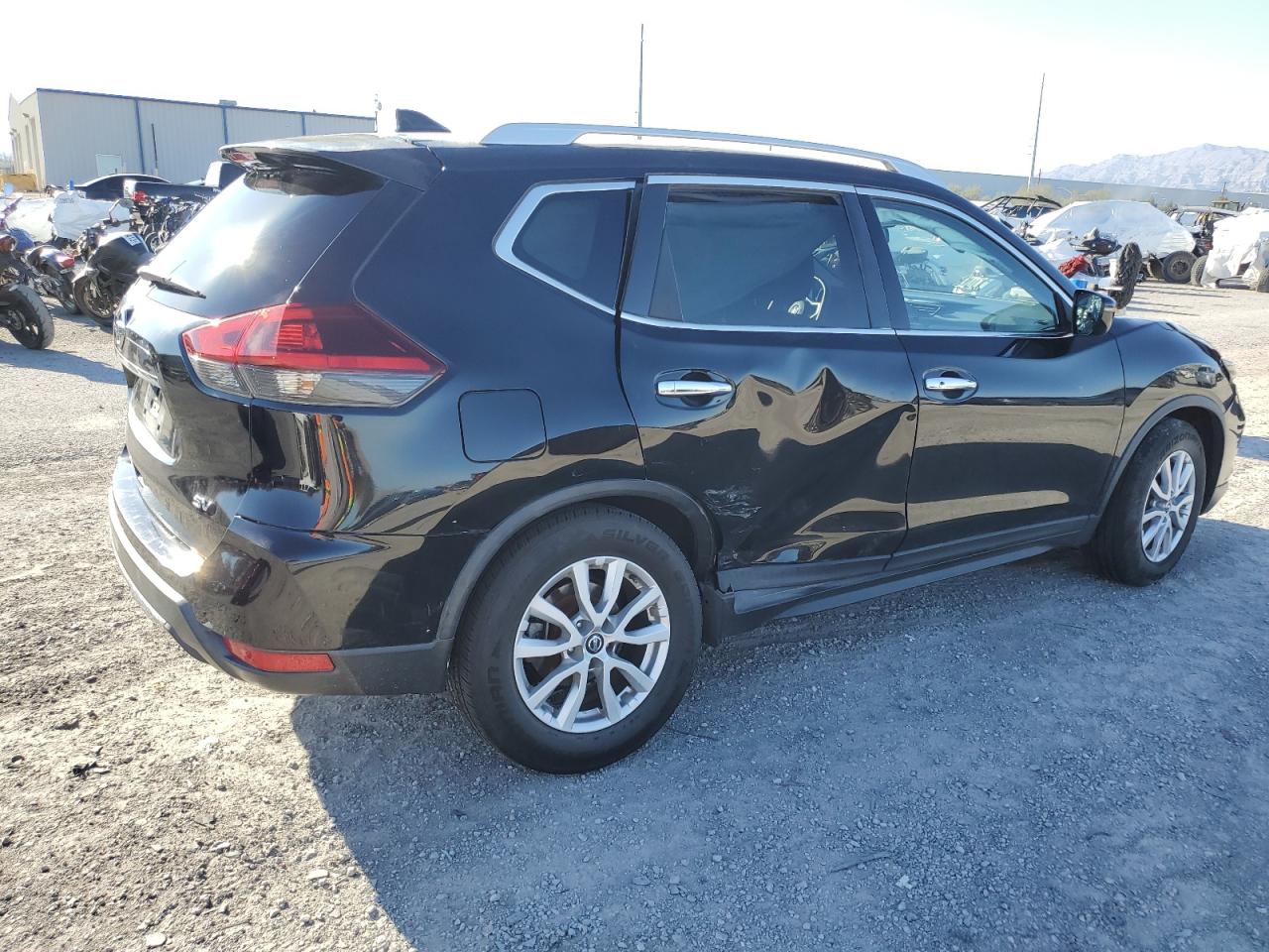 Photo 2 VIN: KNMAT2MT9JP516085 - NISSAN ROGUE 