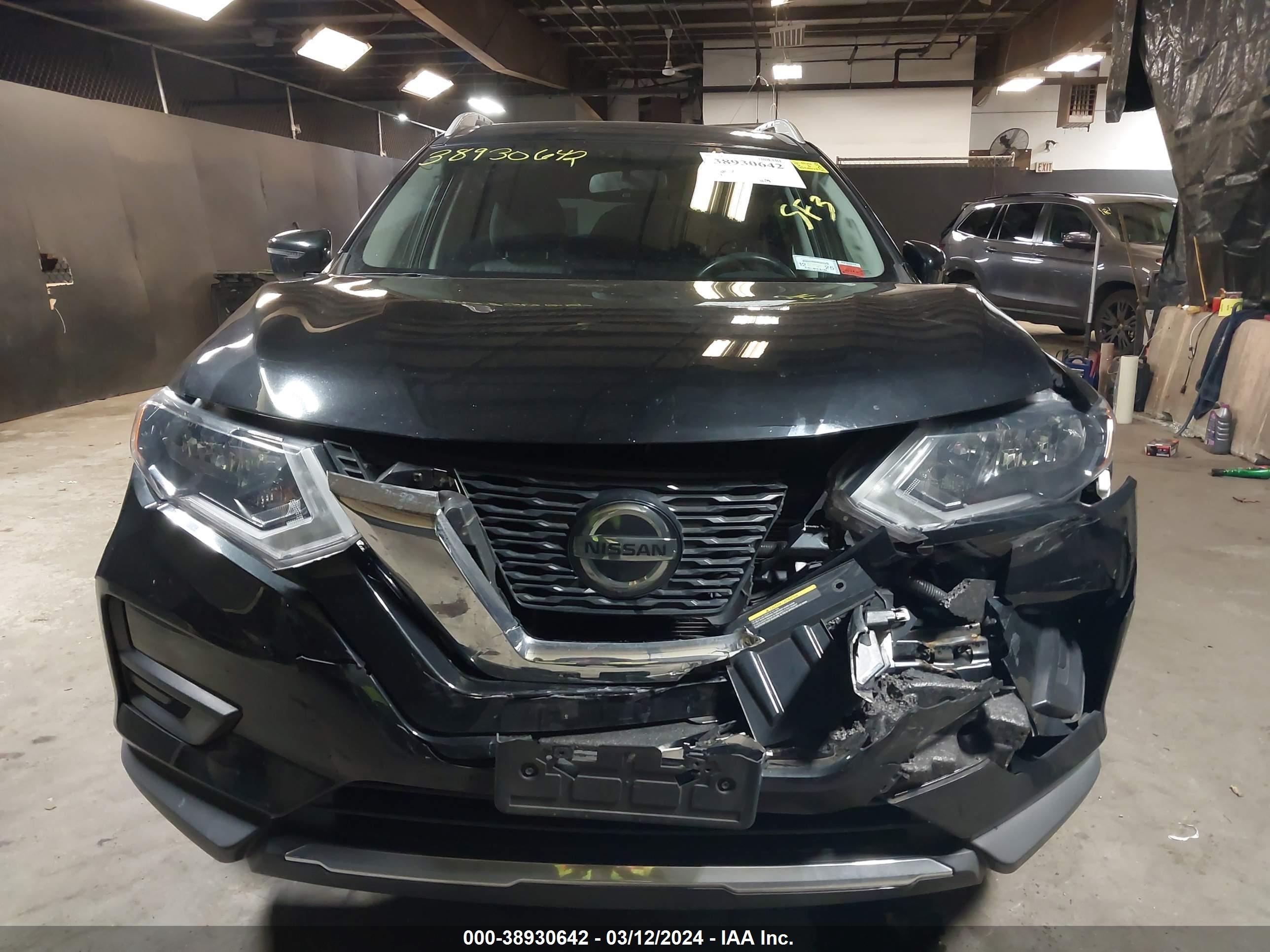 Photo 11 VIN: KNMAT2MT9JP535011 - NISSAN ROGUE 