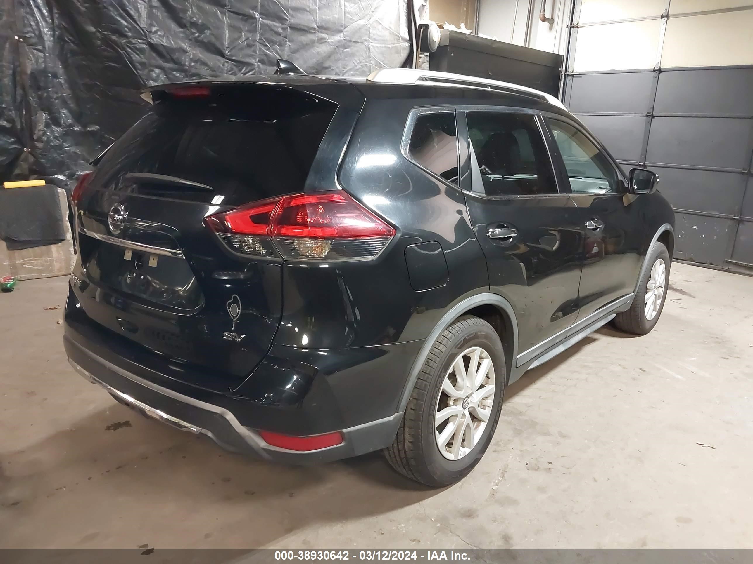 Photo 3 VIN: KNMAT2MT9JP535011 - NISSAN ROGUE 