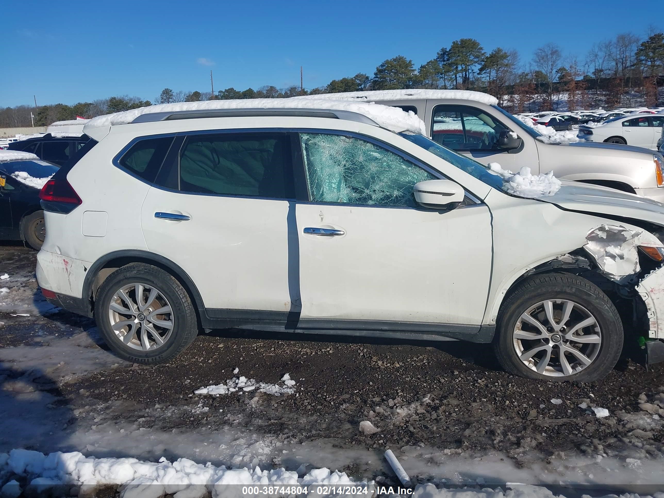 Photo 12 VIN: KNMAT2MT9JP589568 - NISSAN ROGUE 