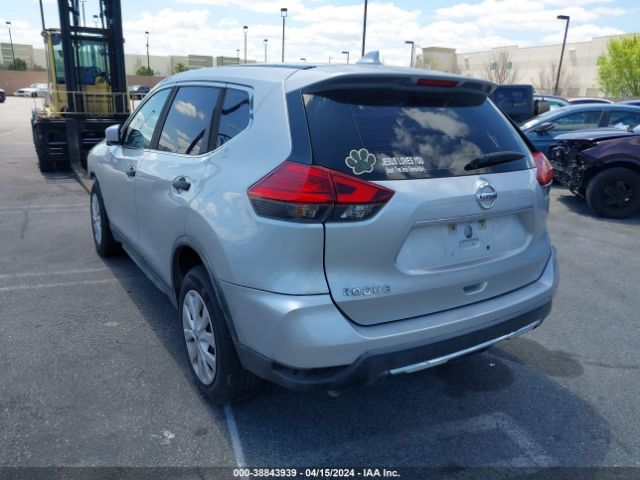 Photo 2 VIN: KNMAT2MTXHP585135 - NISSAN ROGUE 