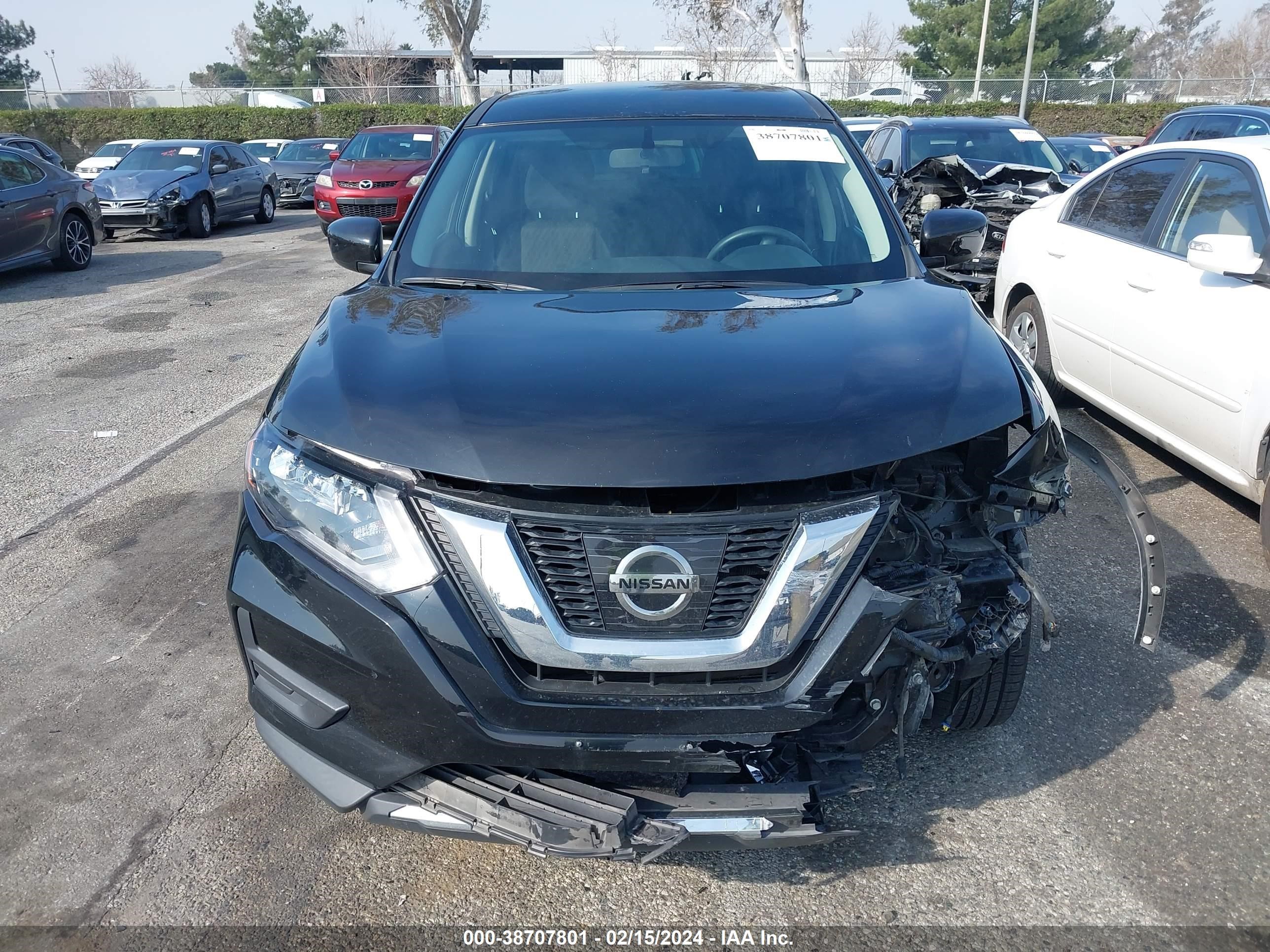 Photo 11 VIN: KNMAT2MTXHP599939 - NISSAN ROGUE 