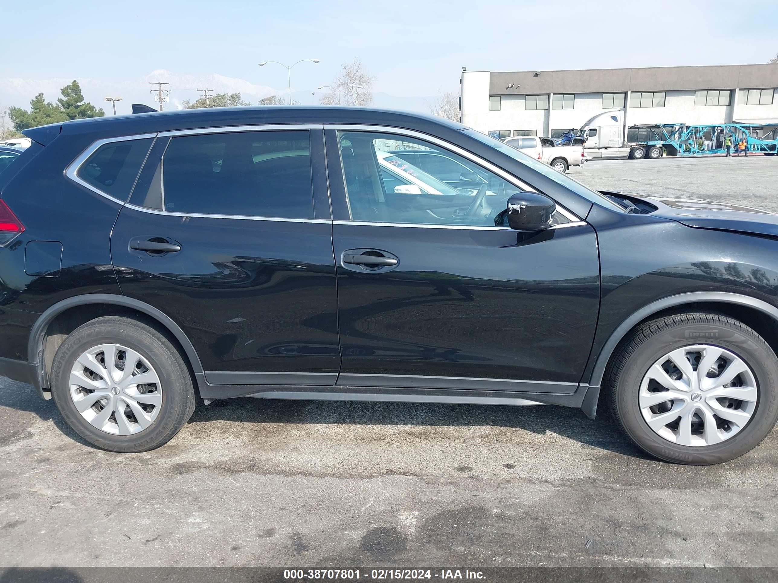 Photo 12 VIN: KNMAT2MTXHP599939 - NISSAN ROGUE 