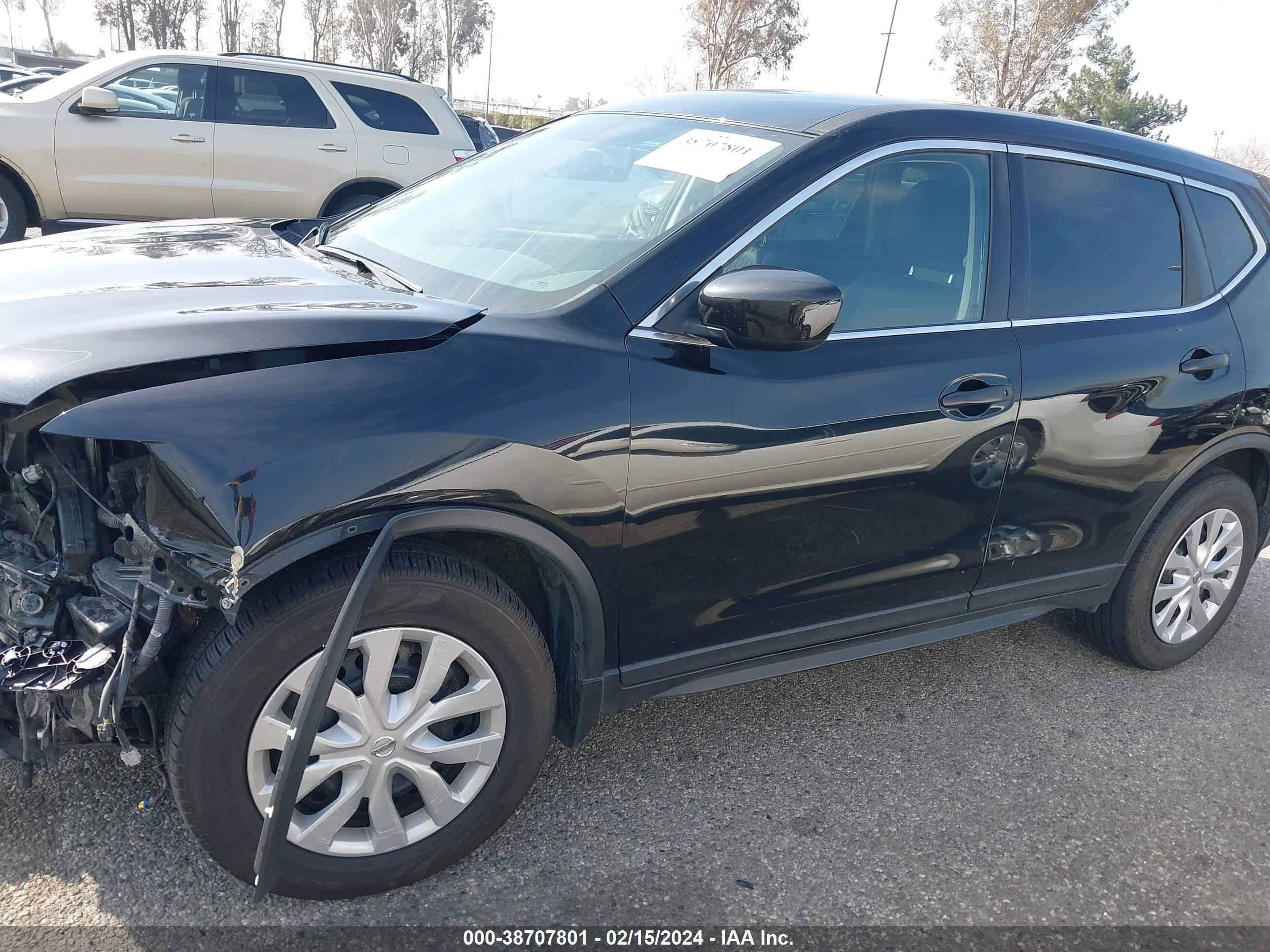 Photo 13 VIN: KNMAT2MTXHP599939 - NISSAN ROGUE 