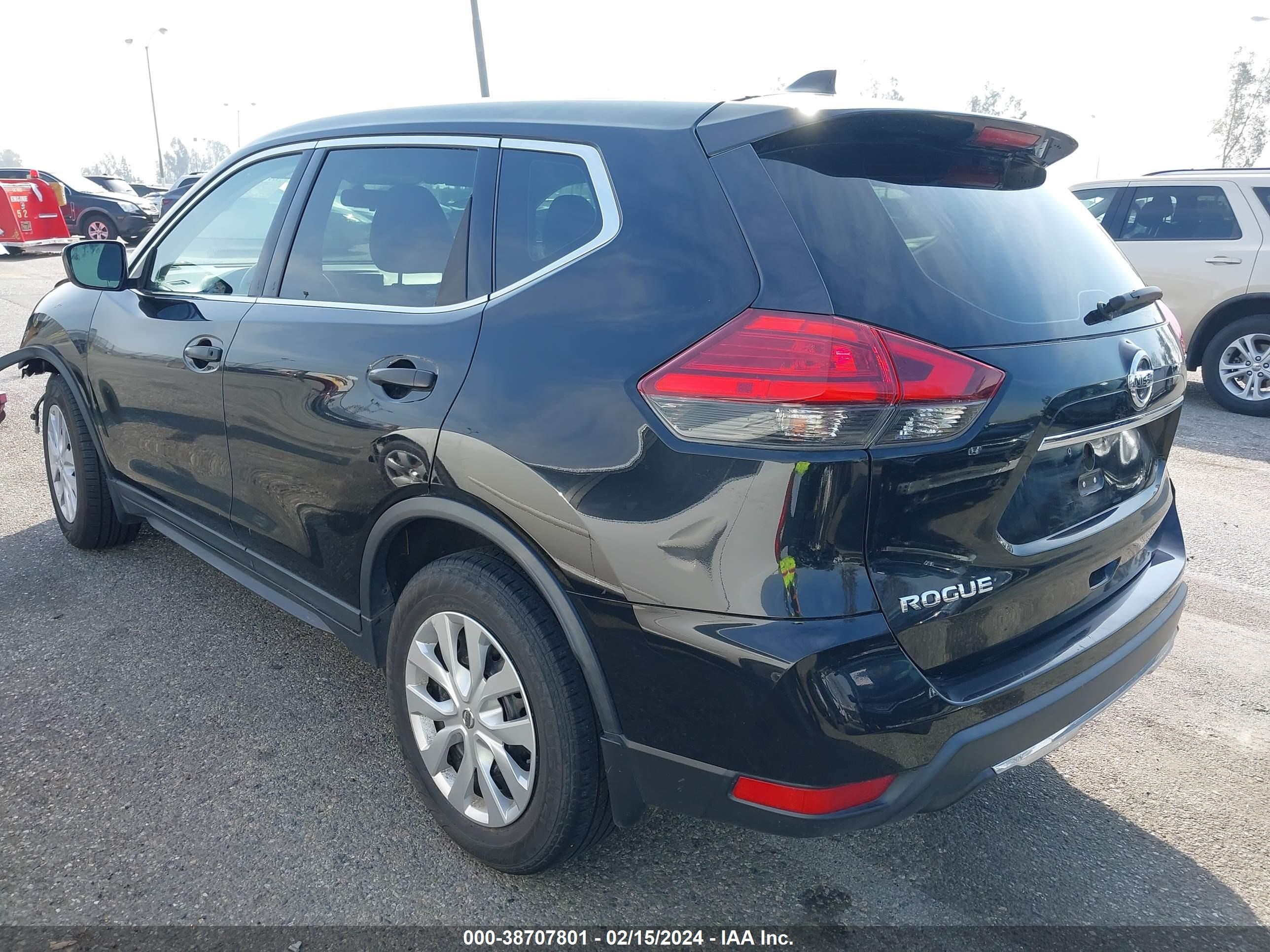 Photo 2 VIN: KNMAT2MTXHP599939 - NISSAN ROGUE 