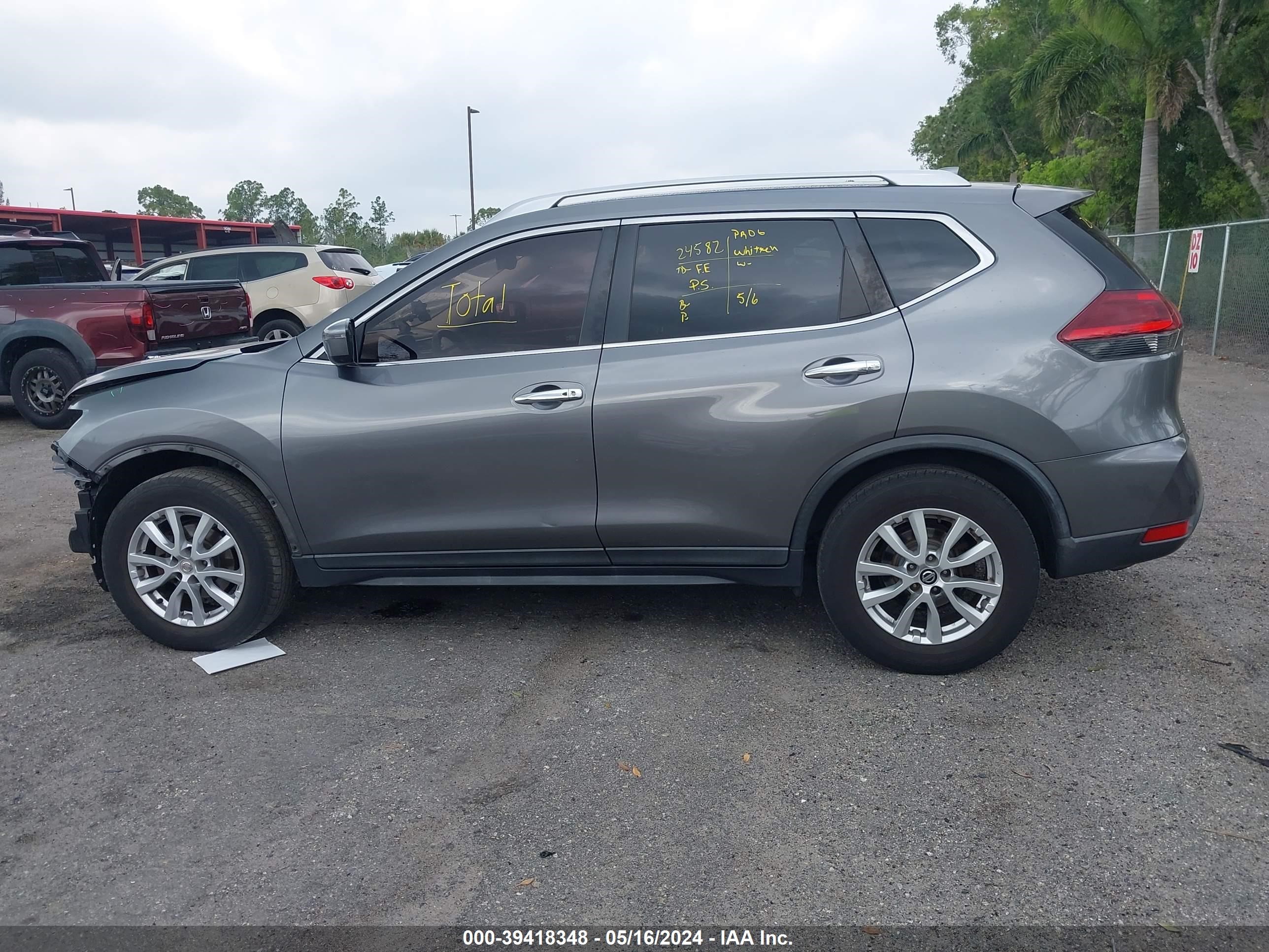 Photo 14 VIN: KNMAT2MTXJP503586 - NISSAN ROGUE 