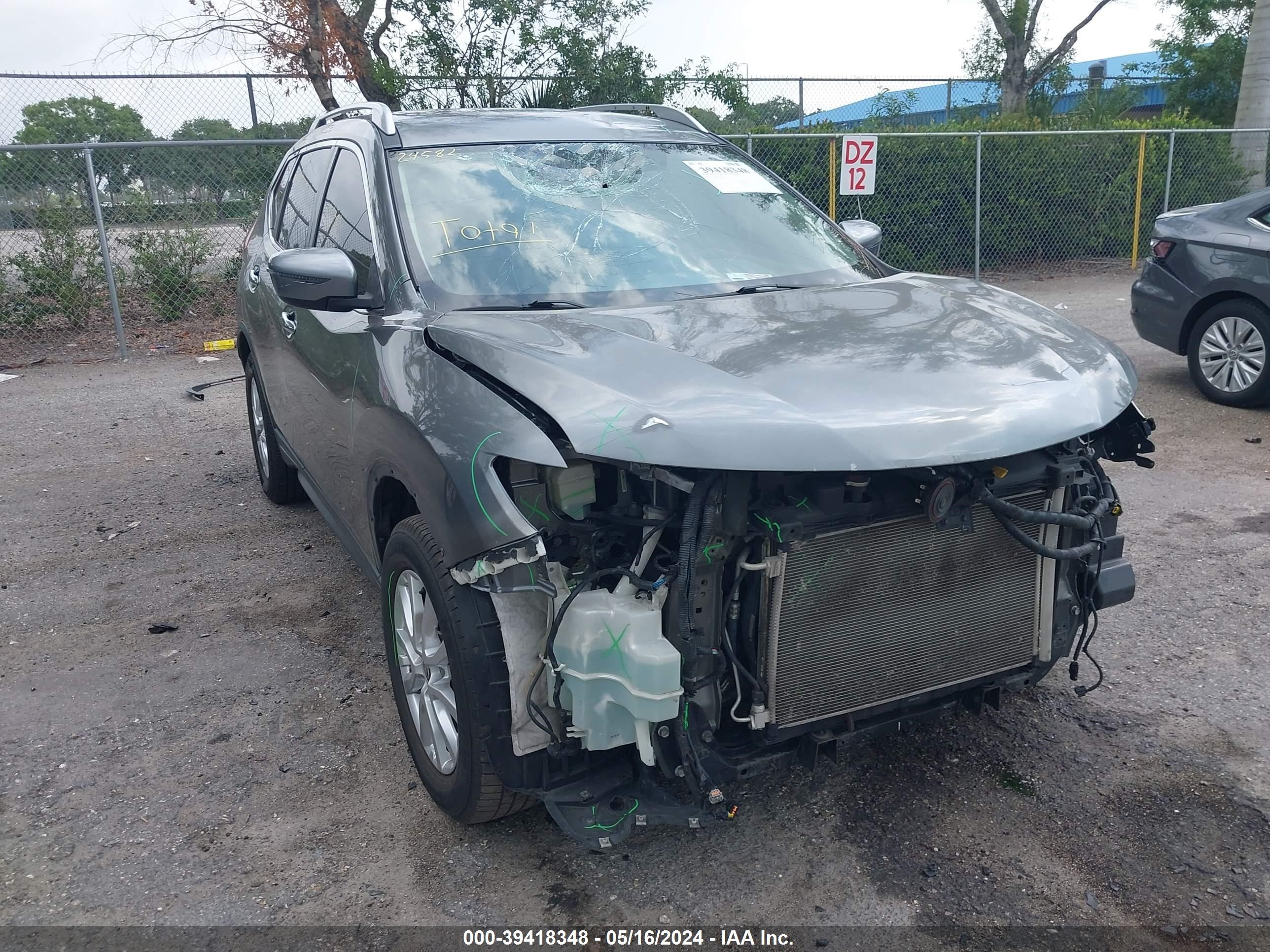 Photo 17 VIN: KNMAT2MTXJP503586 - NISSAN ROGUE 