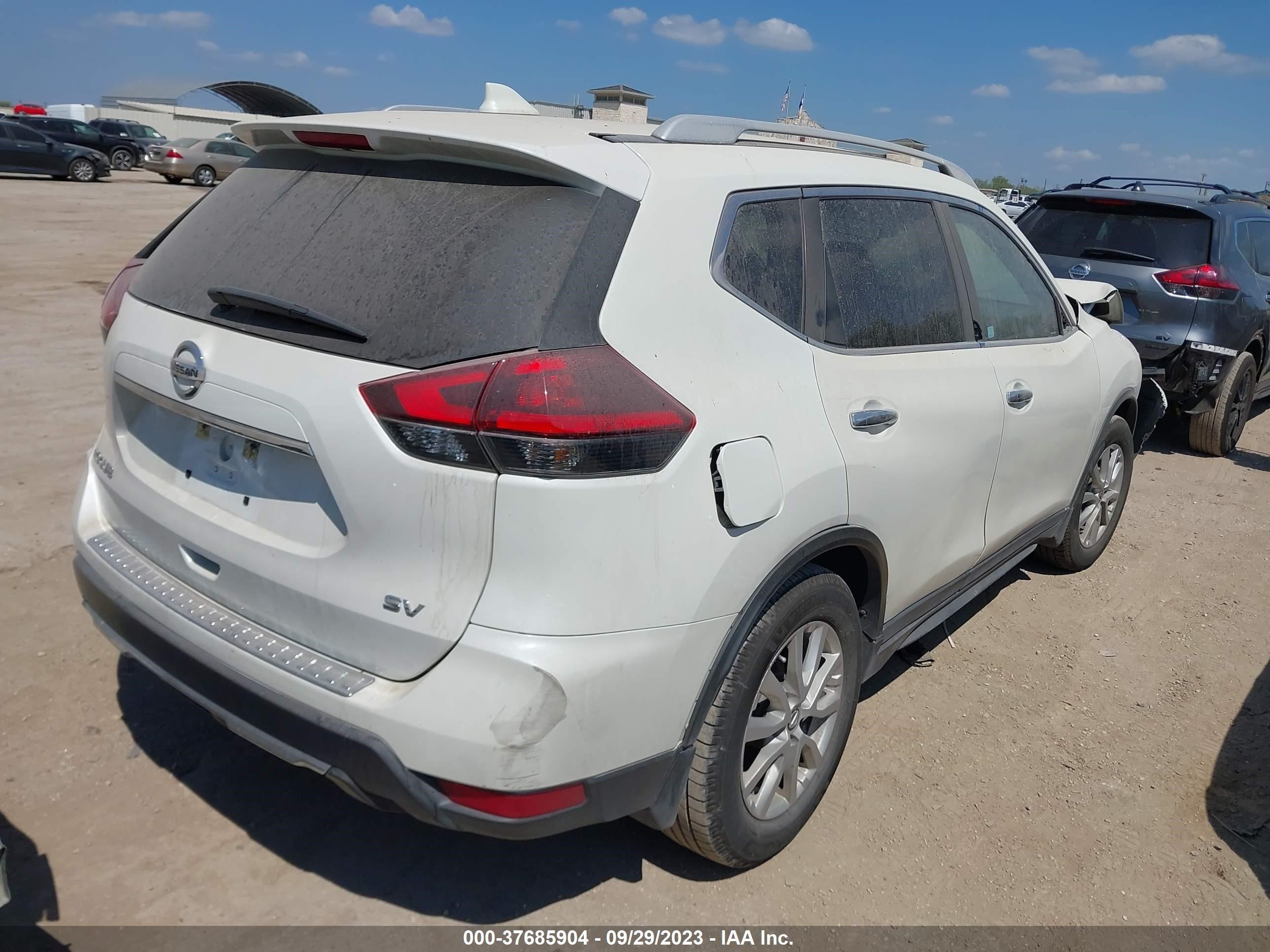 Photo 12 VIN: KNMAT2MTXJP605941 - NISSAN ROGUE 