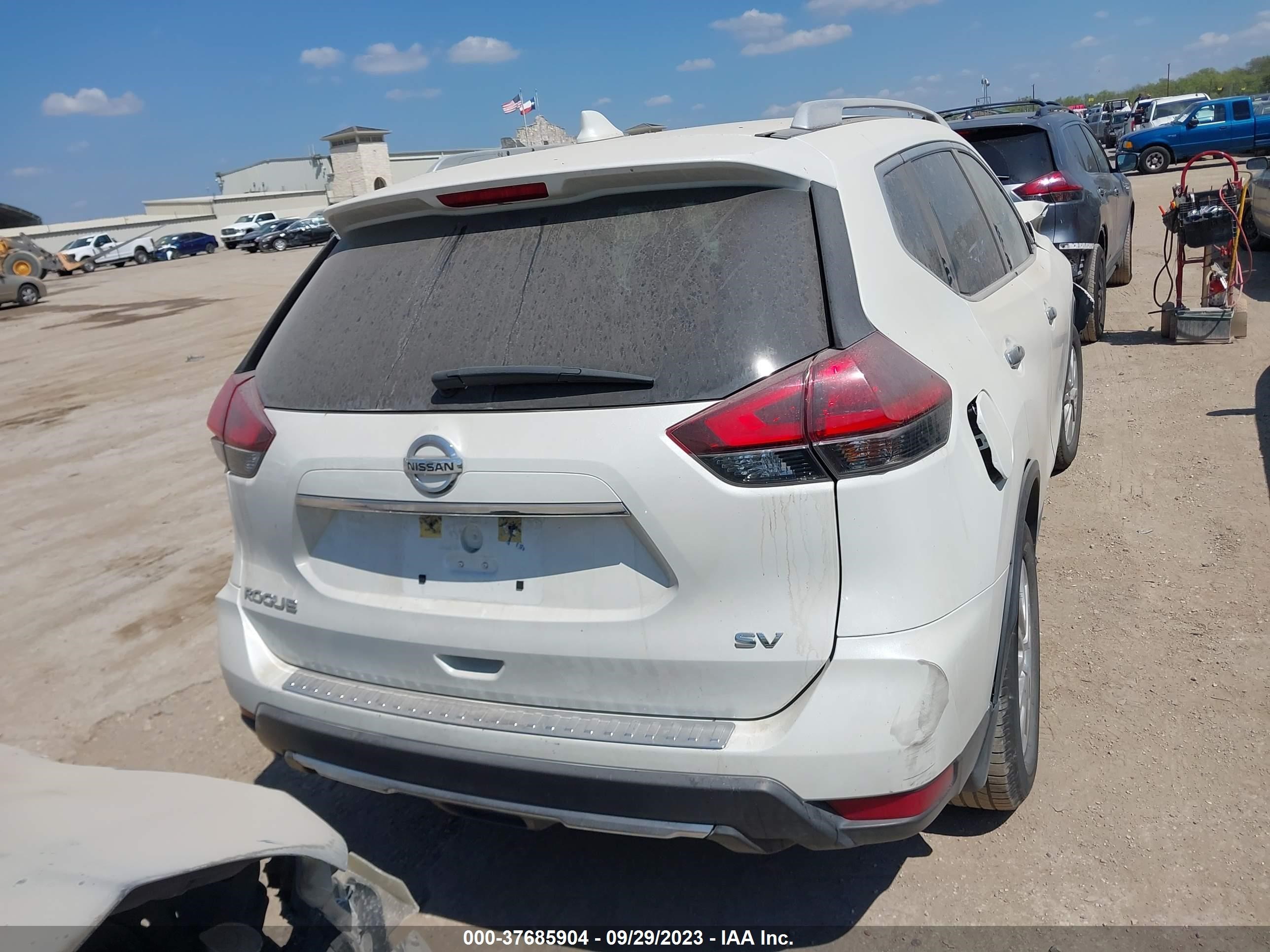 Photo 15 VIN: KNMAT2MTXJP605941 - NISSAN ROGUE 