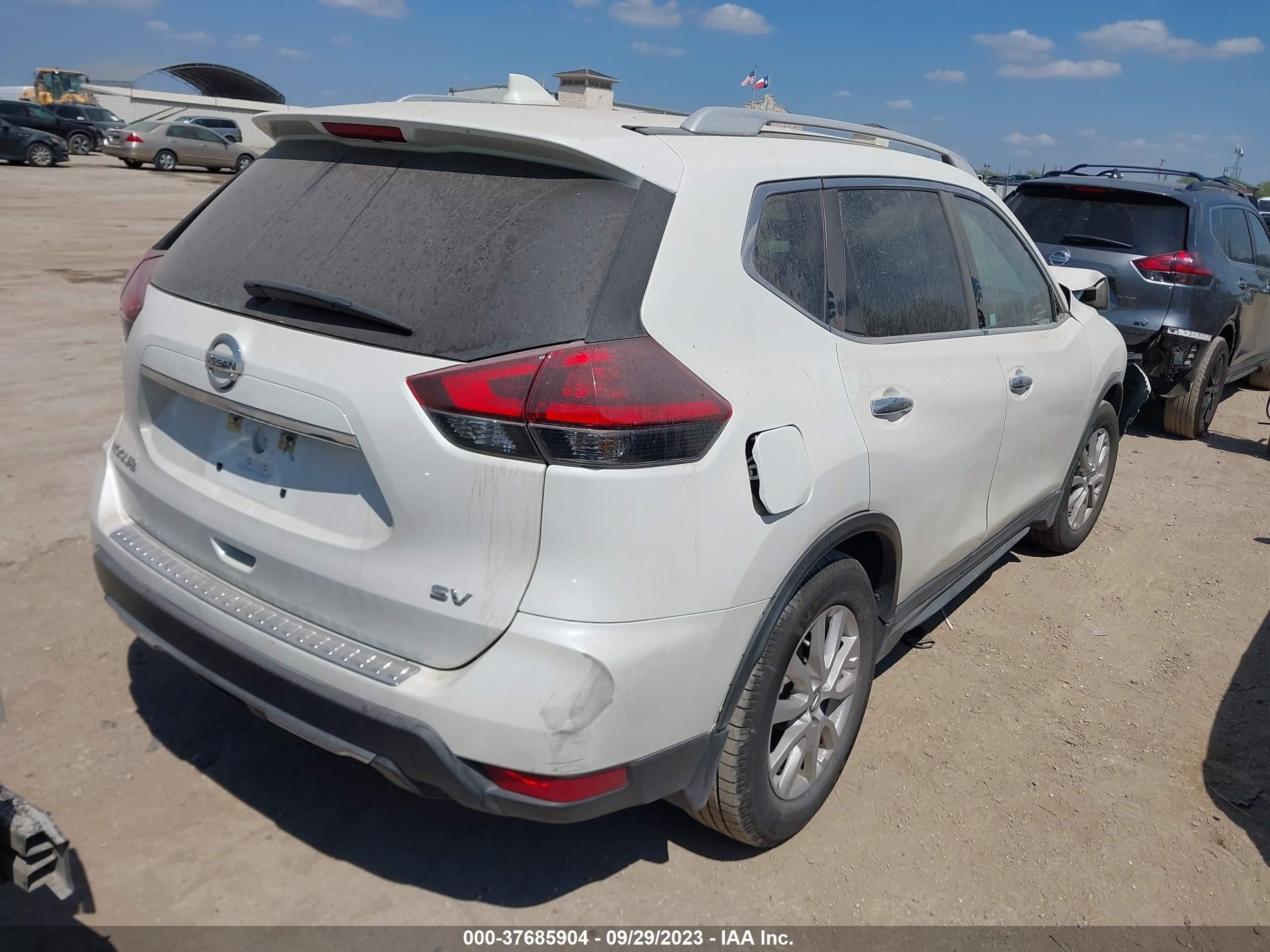 Photo 3 VIN: KNMAT2MTXJP605941 - NISSAN ROGUE 