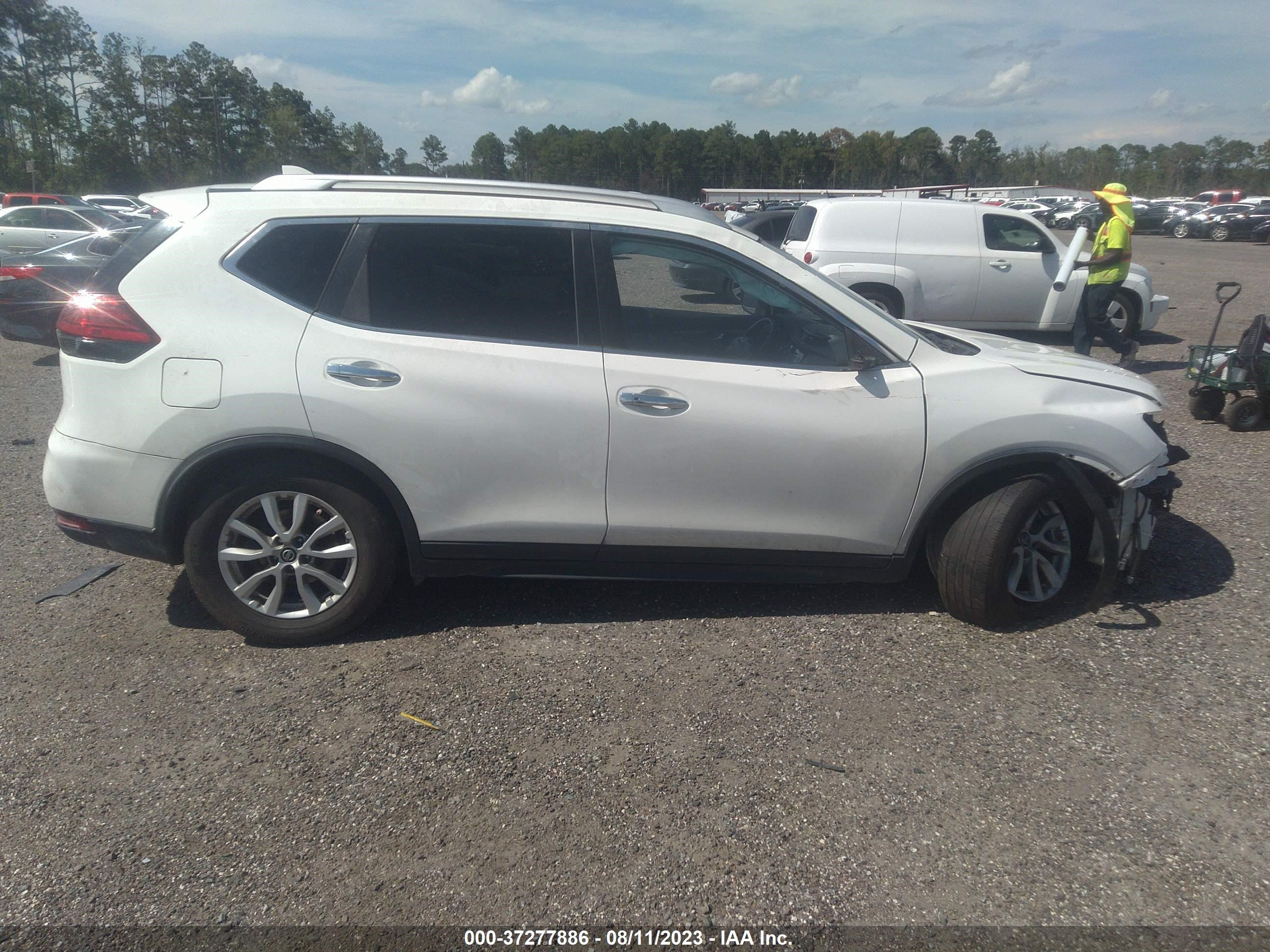 Photo 12 VIN: KNMAT2MTXKP510765 - NISSAN ROGUE 