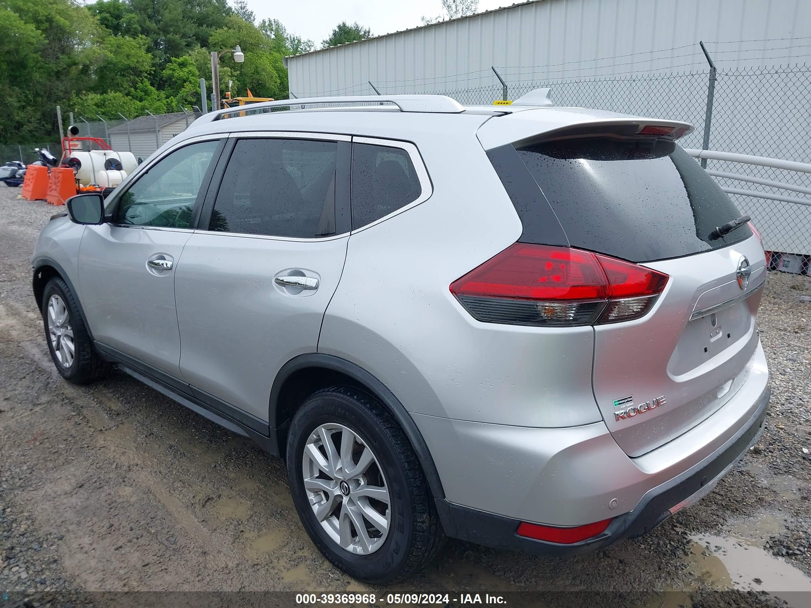 Photo 2 VIN: KNMAT2MTXLP501758 - NISSAN ROGUE 