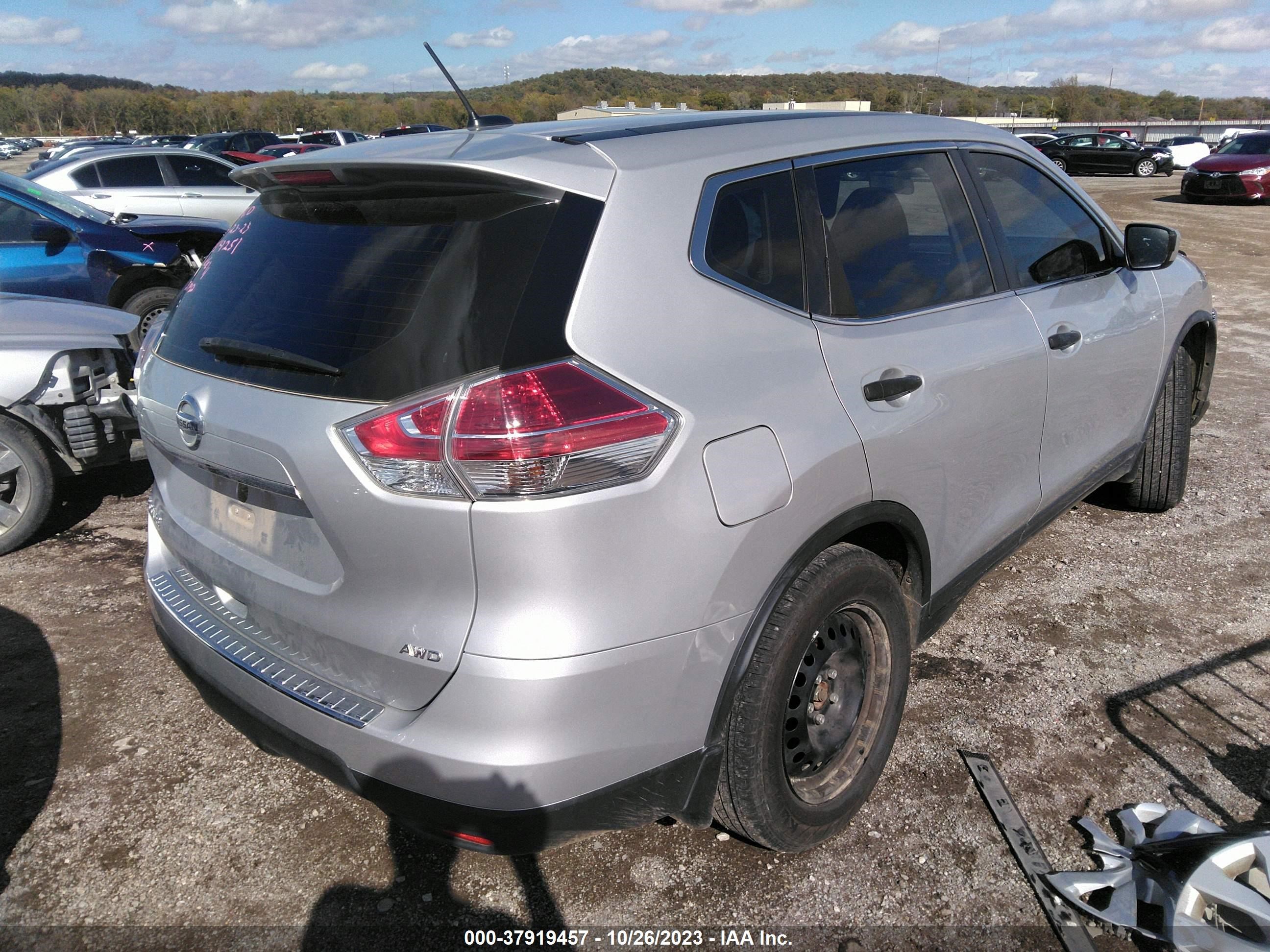 Photo 3 VIN: KNMAT2MV0GP661543 - NISSAN ROGUE 