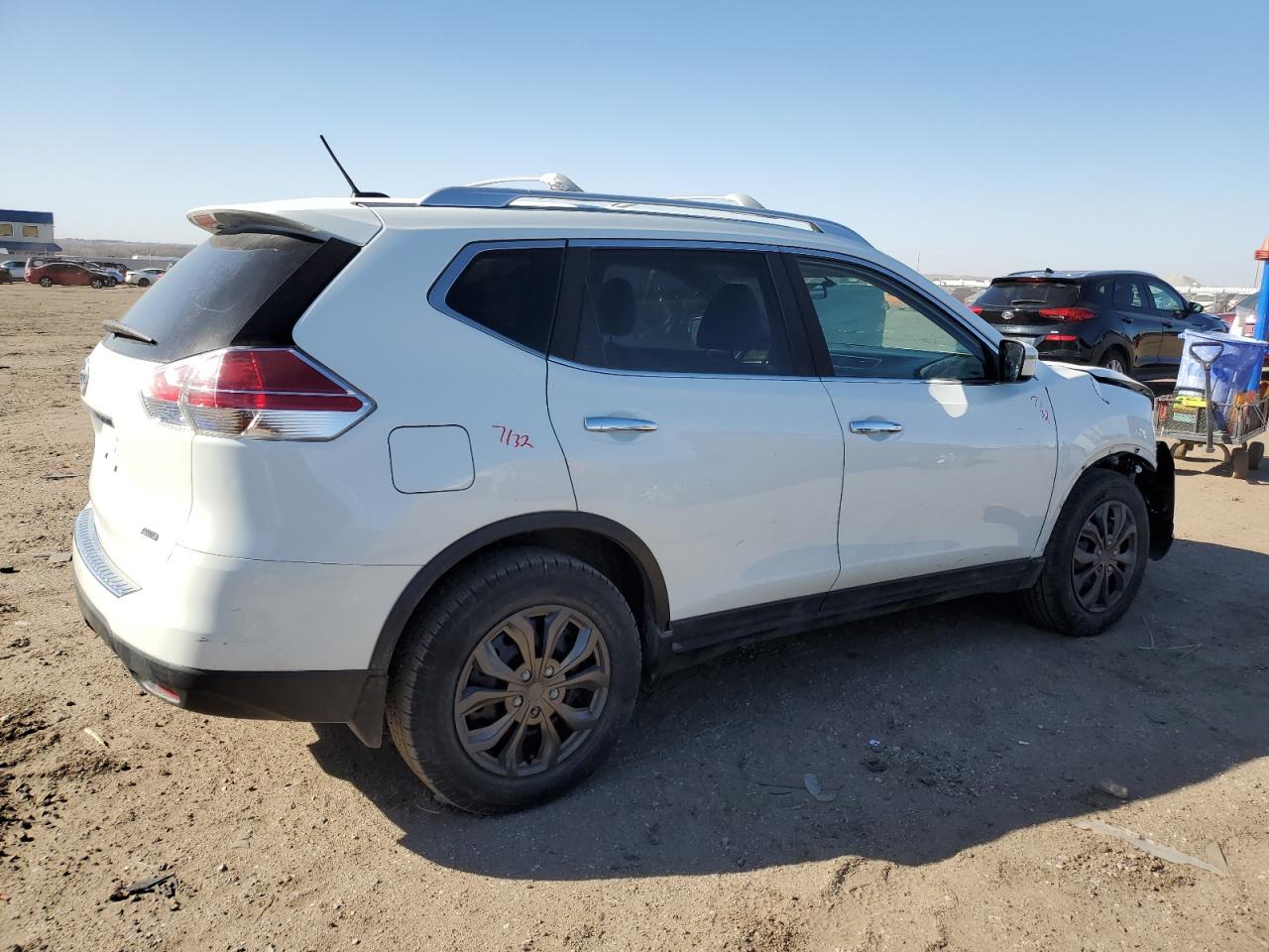 Photo 2 VIN: KNMAT2MV0GP729162 - NISSAN ROGUE 