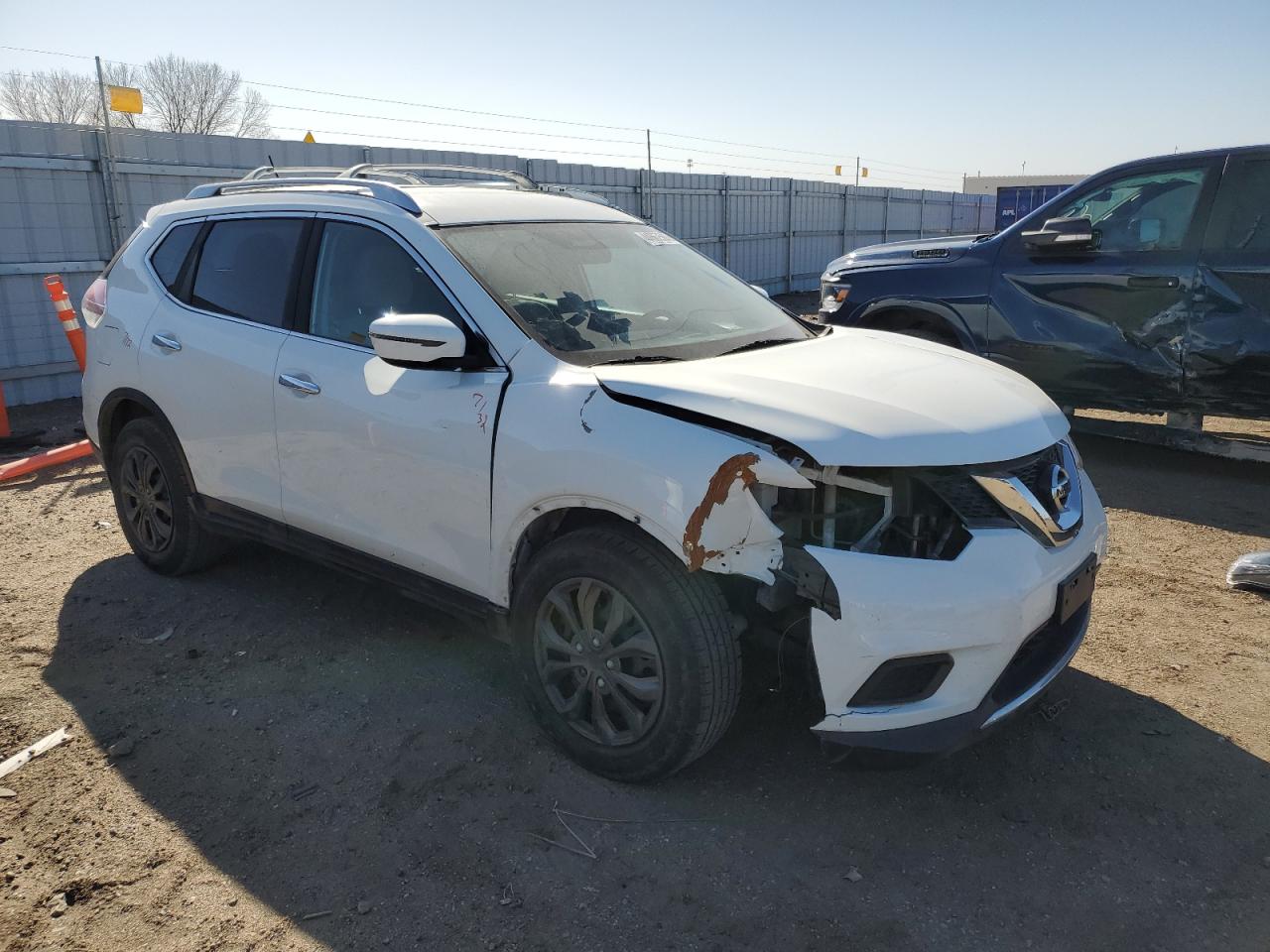 Photo 3 VIN: KNMAT2MV0GP729162 - NISSAN ROGUE 