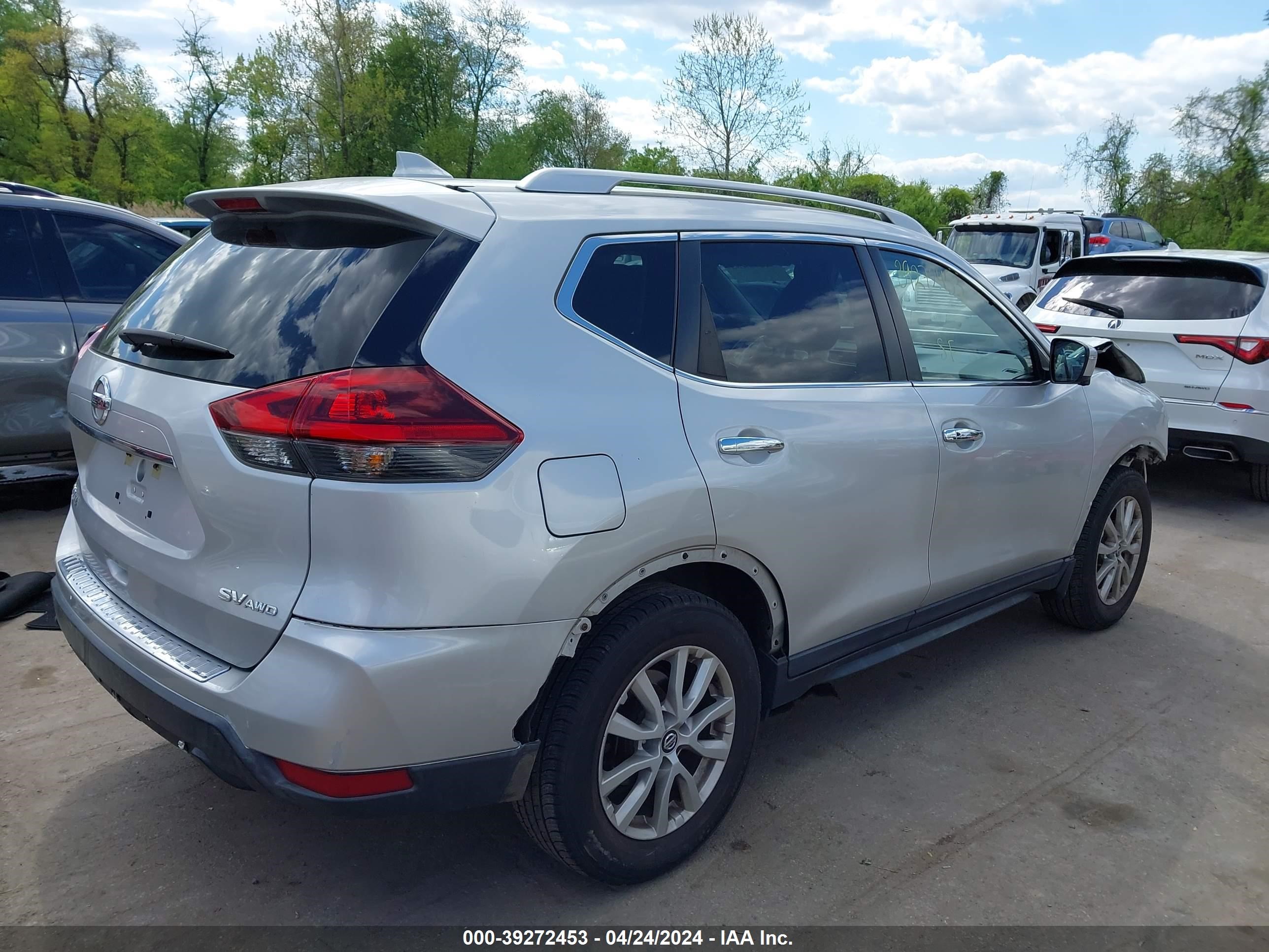 Photo 3 VIN: KNMAT2MV0JP595728 - NISSAN ROGUE 