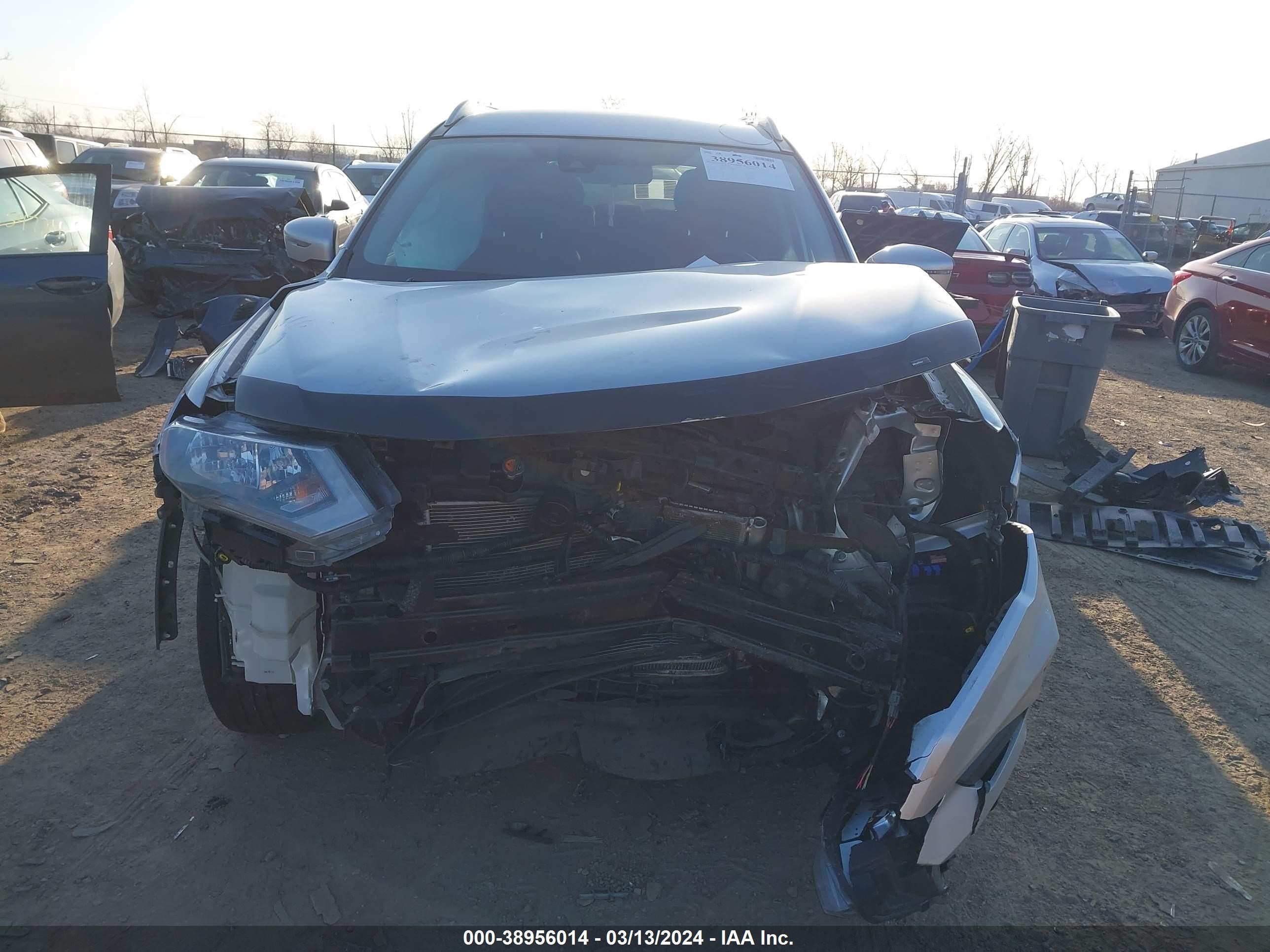 Photo 11 VIN: KNMAT2MV0KP504197 - NISSAN ROGUE 