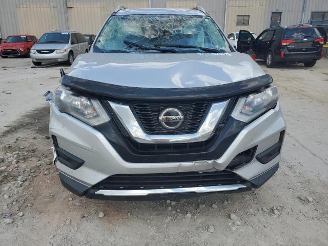 Photo 4 VIN: KNMAT2MV0KP558891 - NISSAN ROGUE 