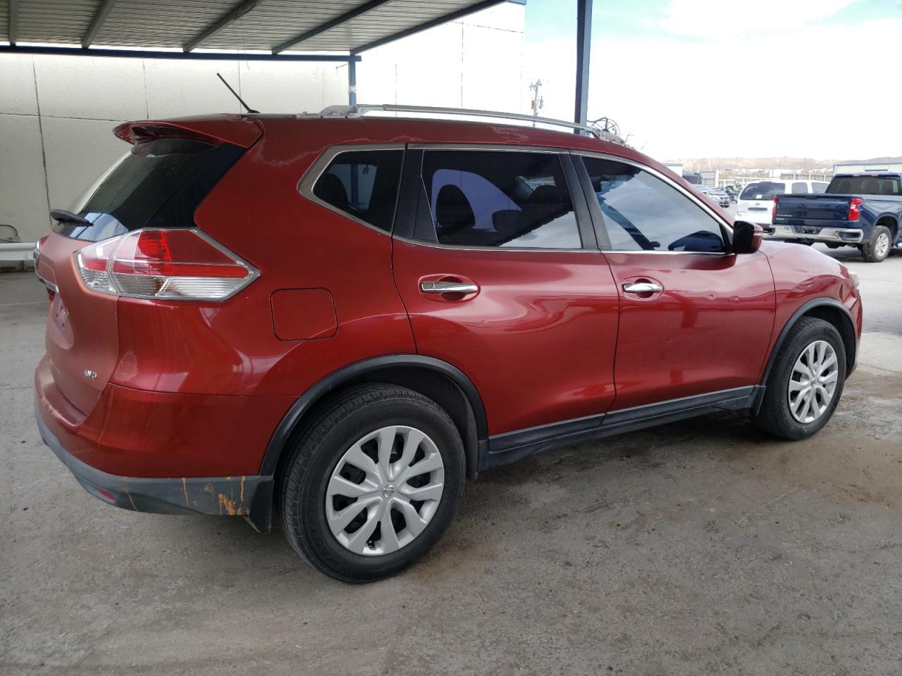 Photo 2 VIN: KNMAT2MV1FP504568 - NISSAN ROGUE 