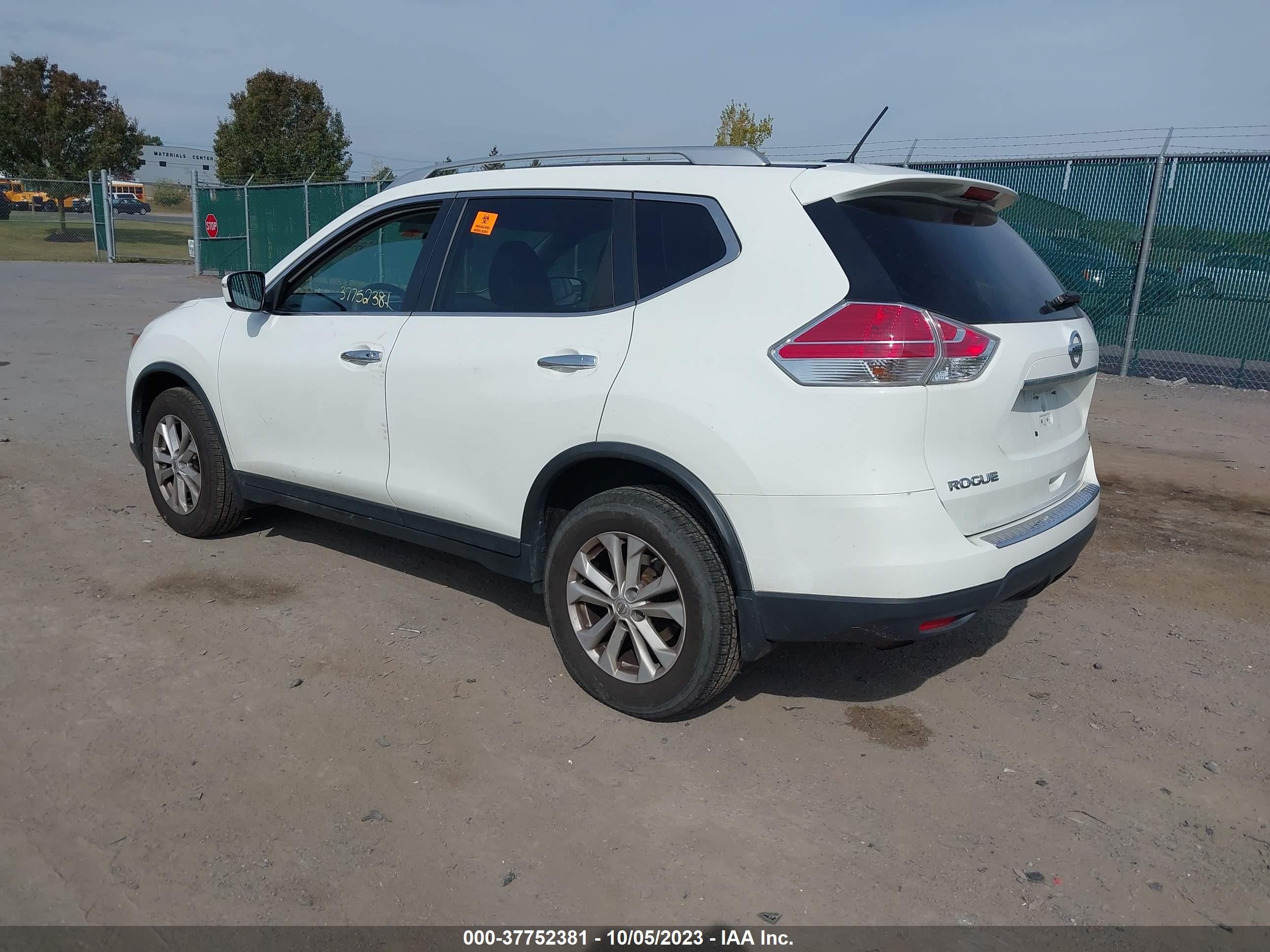 Photo 2 VIN: KNMAT2MV1GP638143 - NISSAN ROGUE 