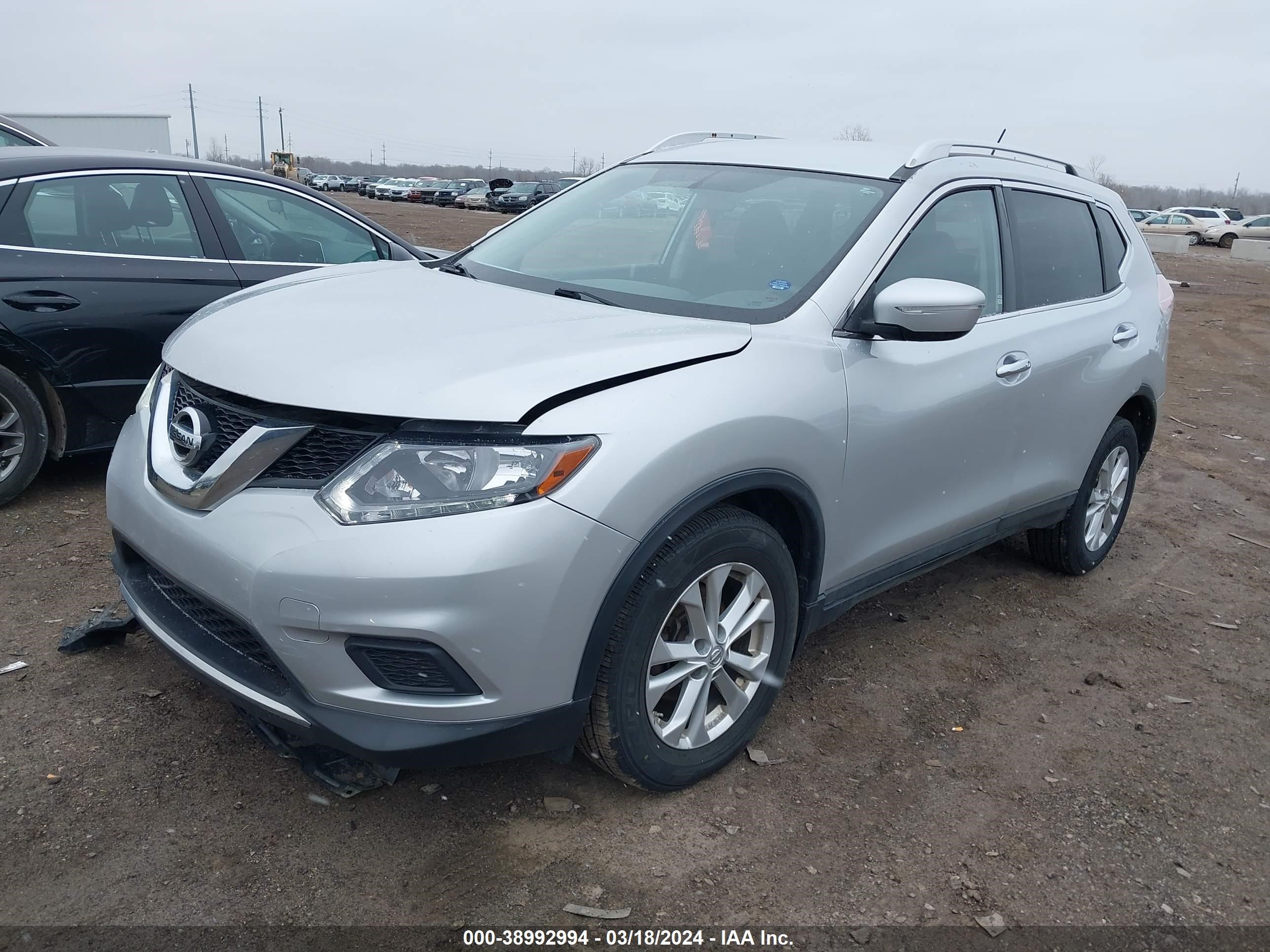 Photo 1 VIN: KNMAT2MV2FP519645 - NISSAN ROGUE 