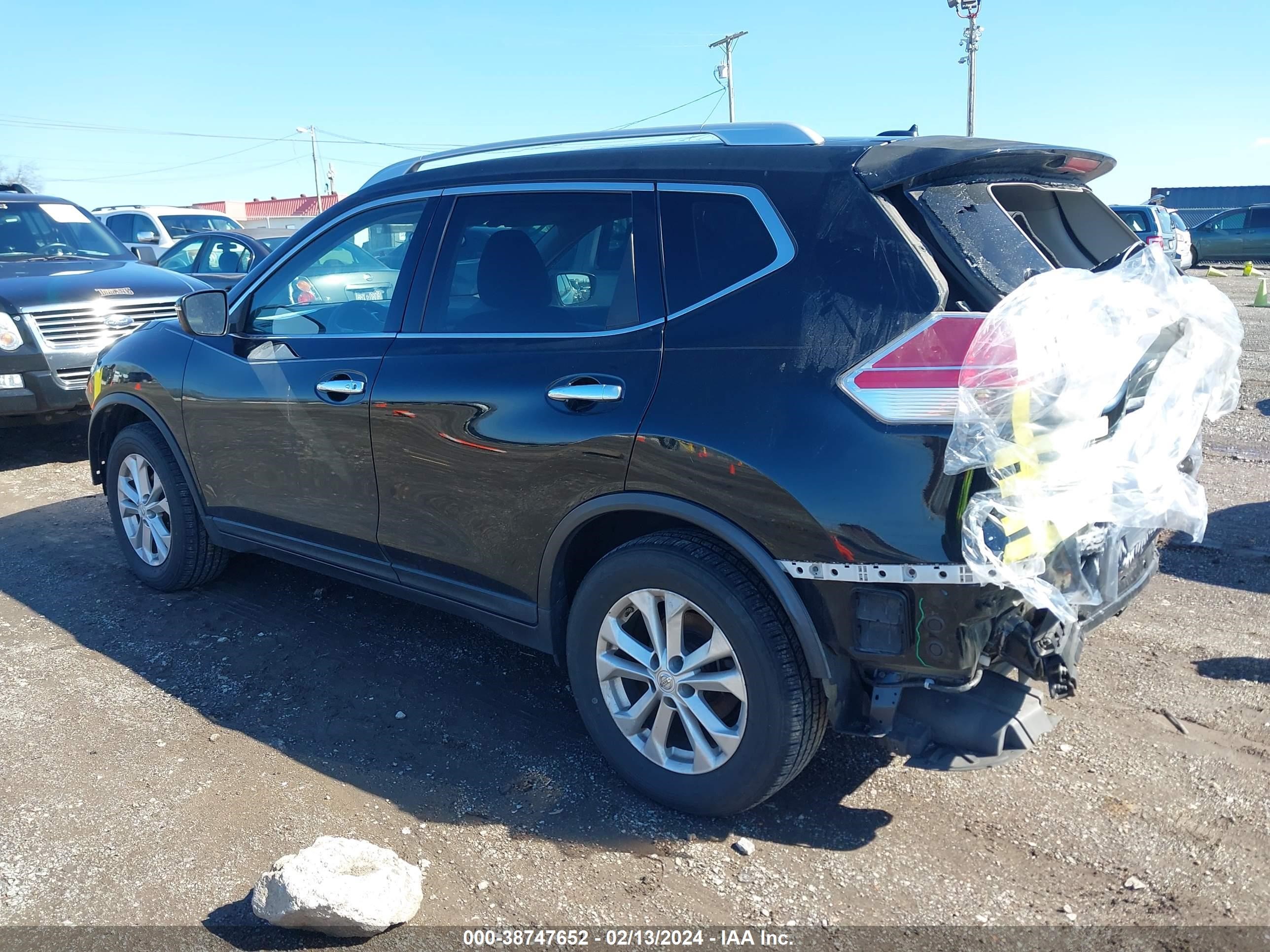 Photo 2 VIN: KNMAT2MV2FP570319 - NISSAN ROGUE 