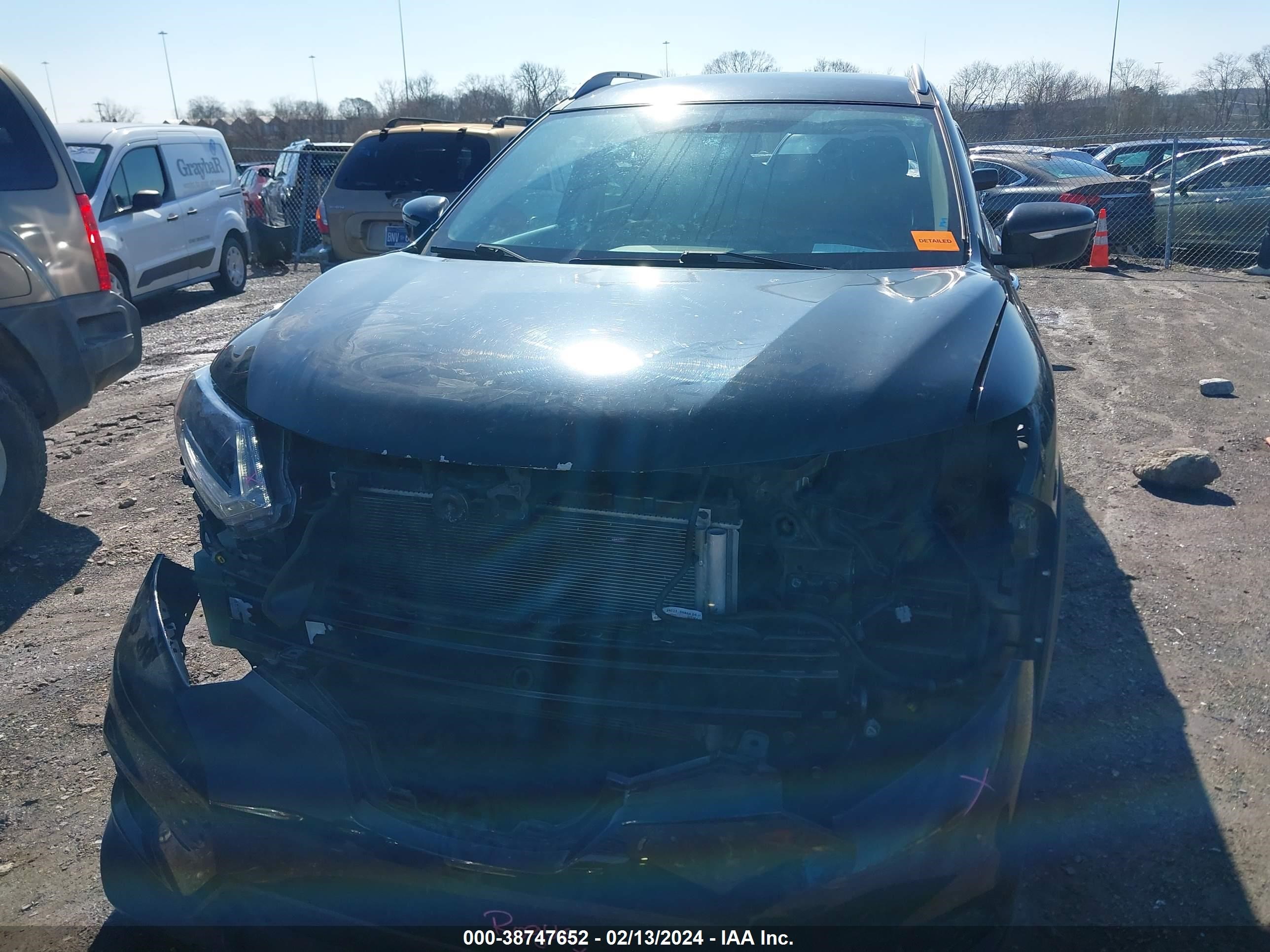 Photo 5 VIN: KNMAT2MV2FP570319 - NISSAN ROGUE 