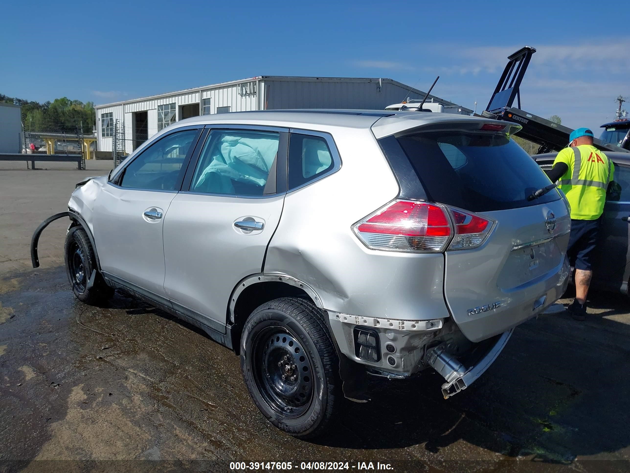 Photo 2 VIN: KNMAT2MV2FP591462 - NISSAN ROGUE 